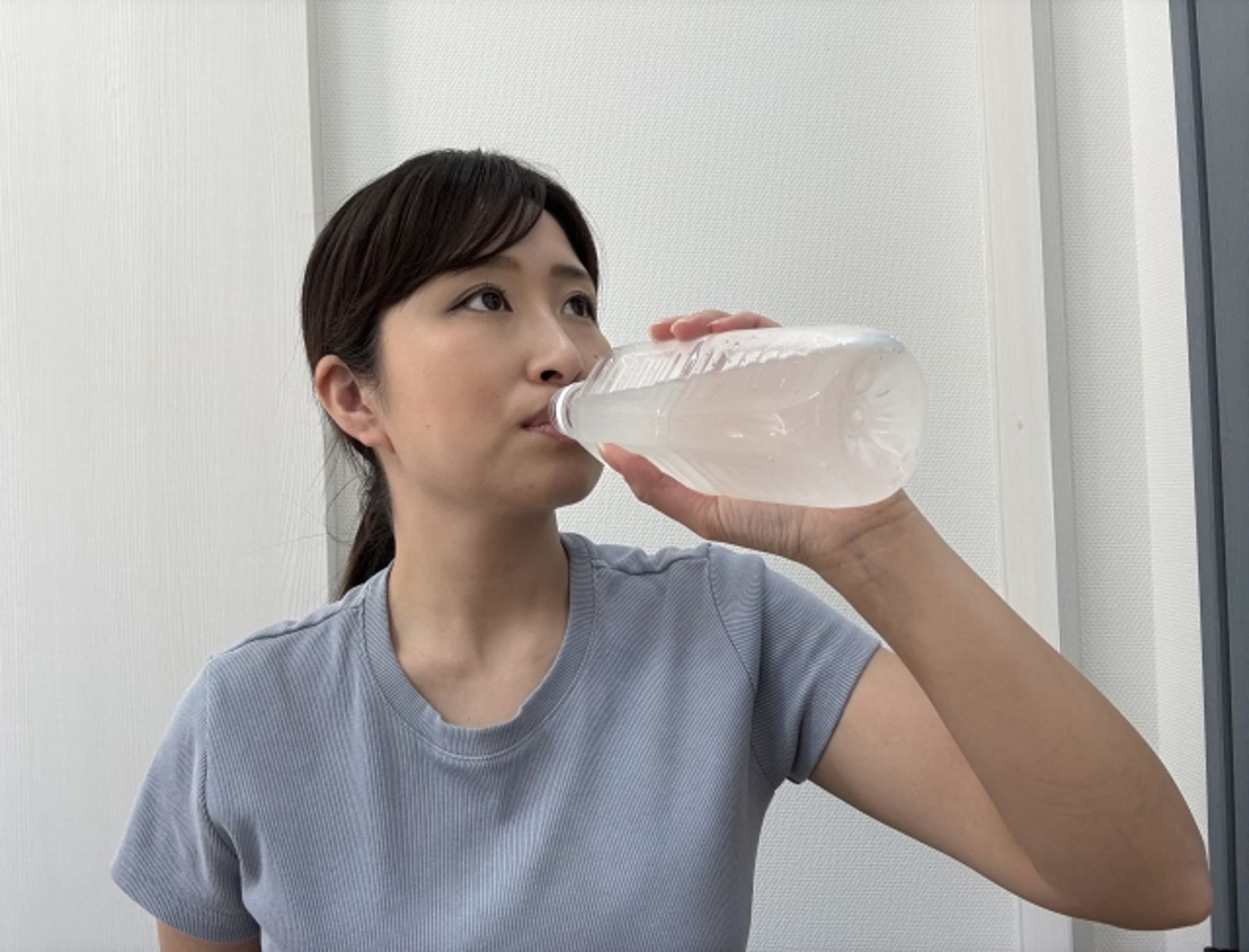 淡水下藥藥局無預警停業負評全消失!律師讚女大生機警:先保命再「做這事」