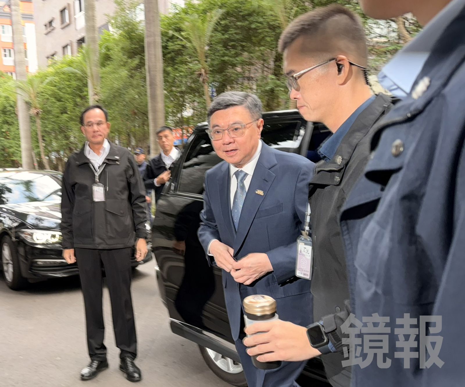 藍擬修法放寬中配參政 卓榮泰:雙重國籍要效忠誰?