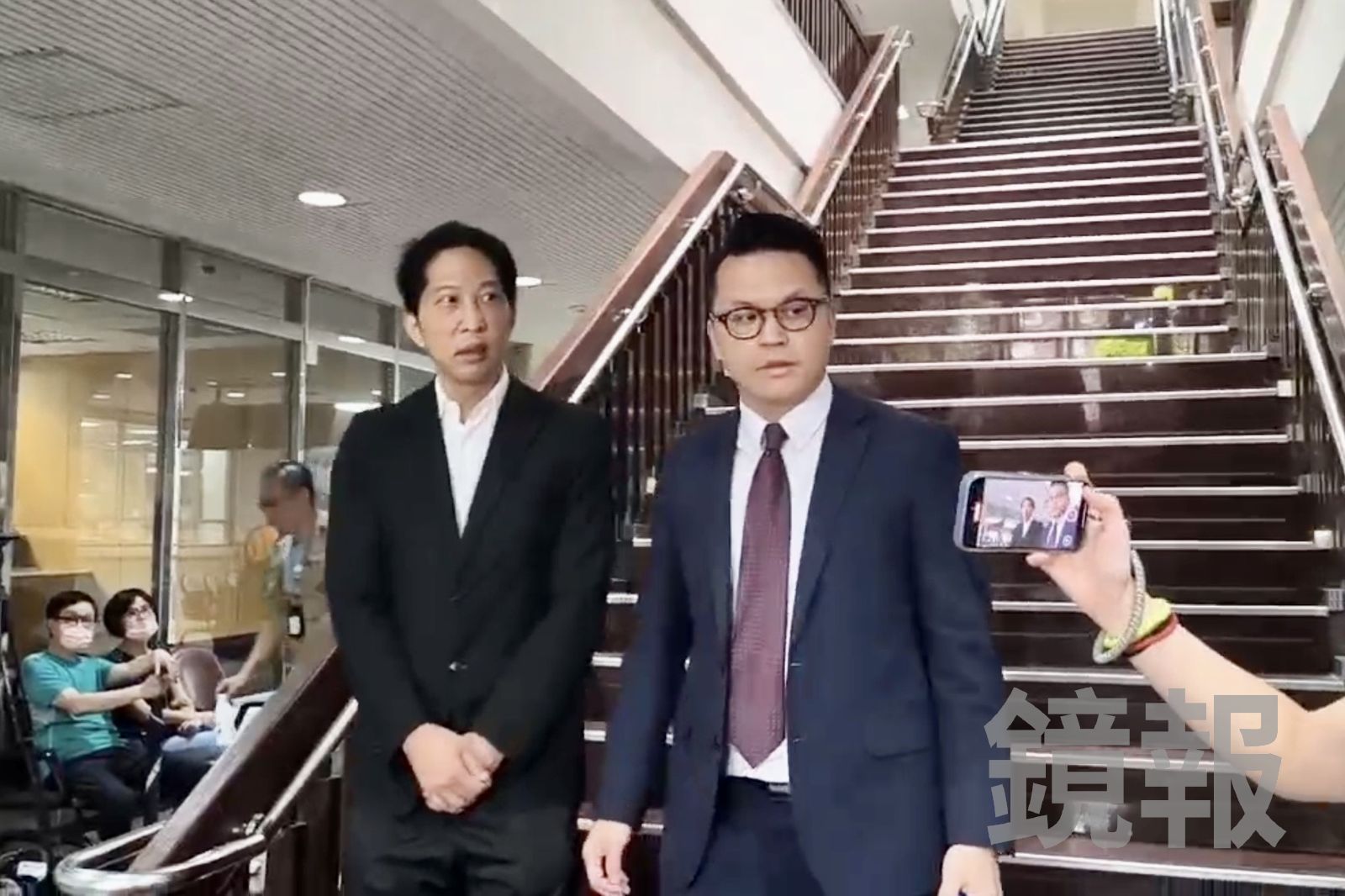 「街口小霸王」當庭對檢察官比中指　道歉完再狠嗆：比一百次都不夠