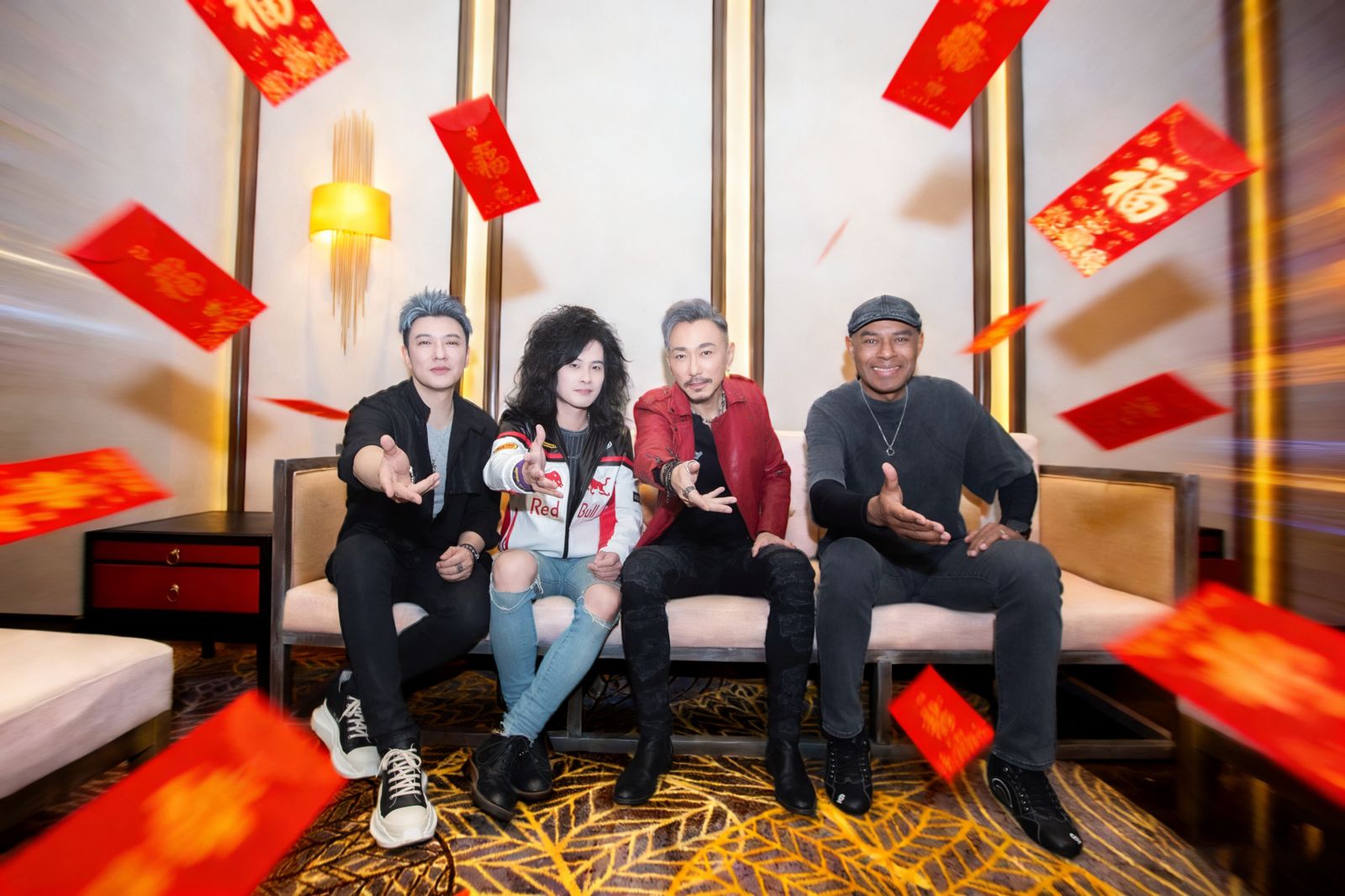 信樂團「超有面子」!力Q陪老婆飛西班牙娘家 竟被店員一眼認出