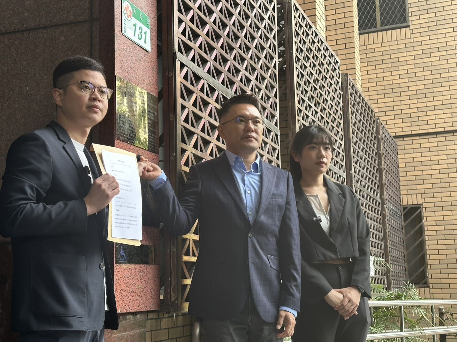 監院秘書長被爆公器私用送狗美容　藍營批：公務車當UBER EATS？