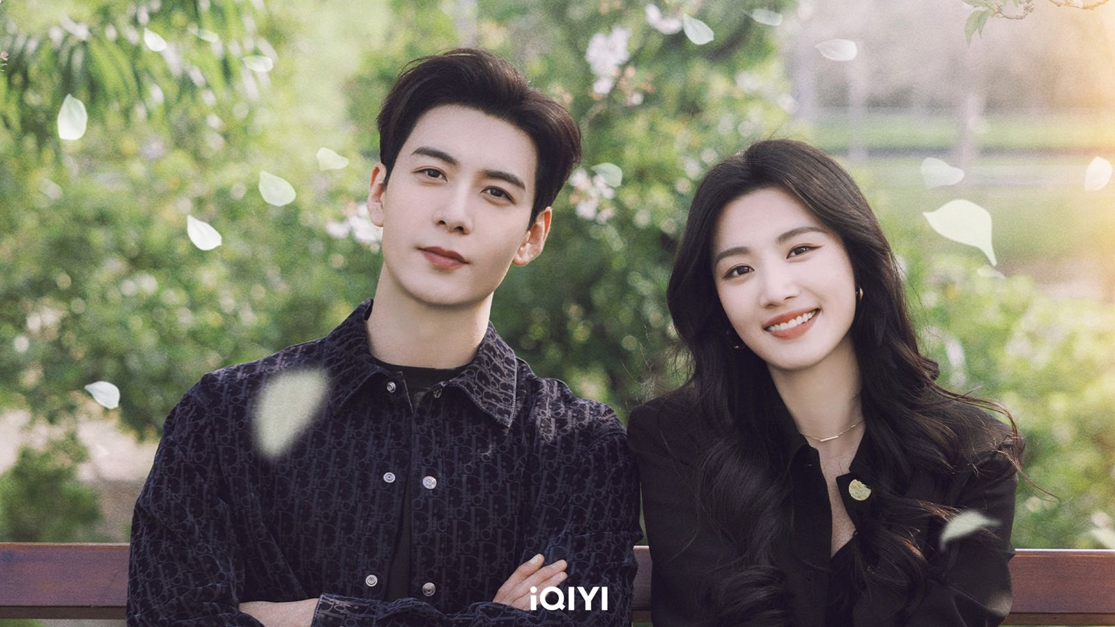 《軋戲》27場吻戲甜炸　陳星旭引擎蓋吻霸氣拉入懷中！保護盧昱曉避免走光