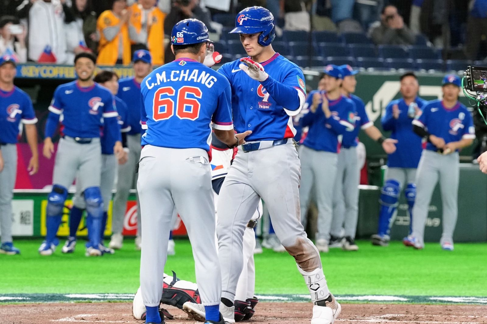 直擊／費仔炸裂！Fairchild滿貫砲讓東蛋沸騰　WBC首轟靠「這首」應援曲