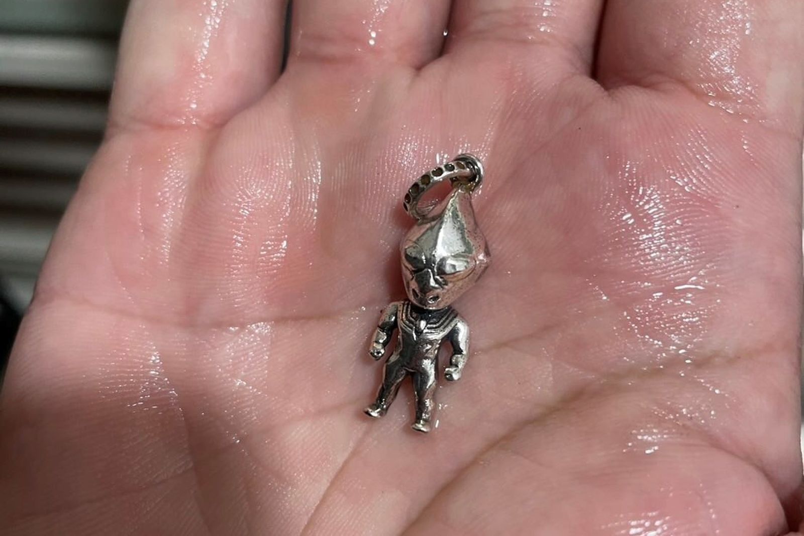 經過排便，奧特曼終於任務完成。圖／翻攝自Threads@shushu1011