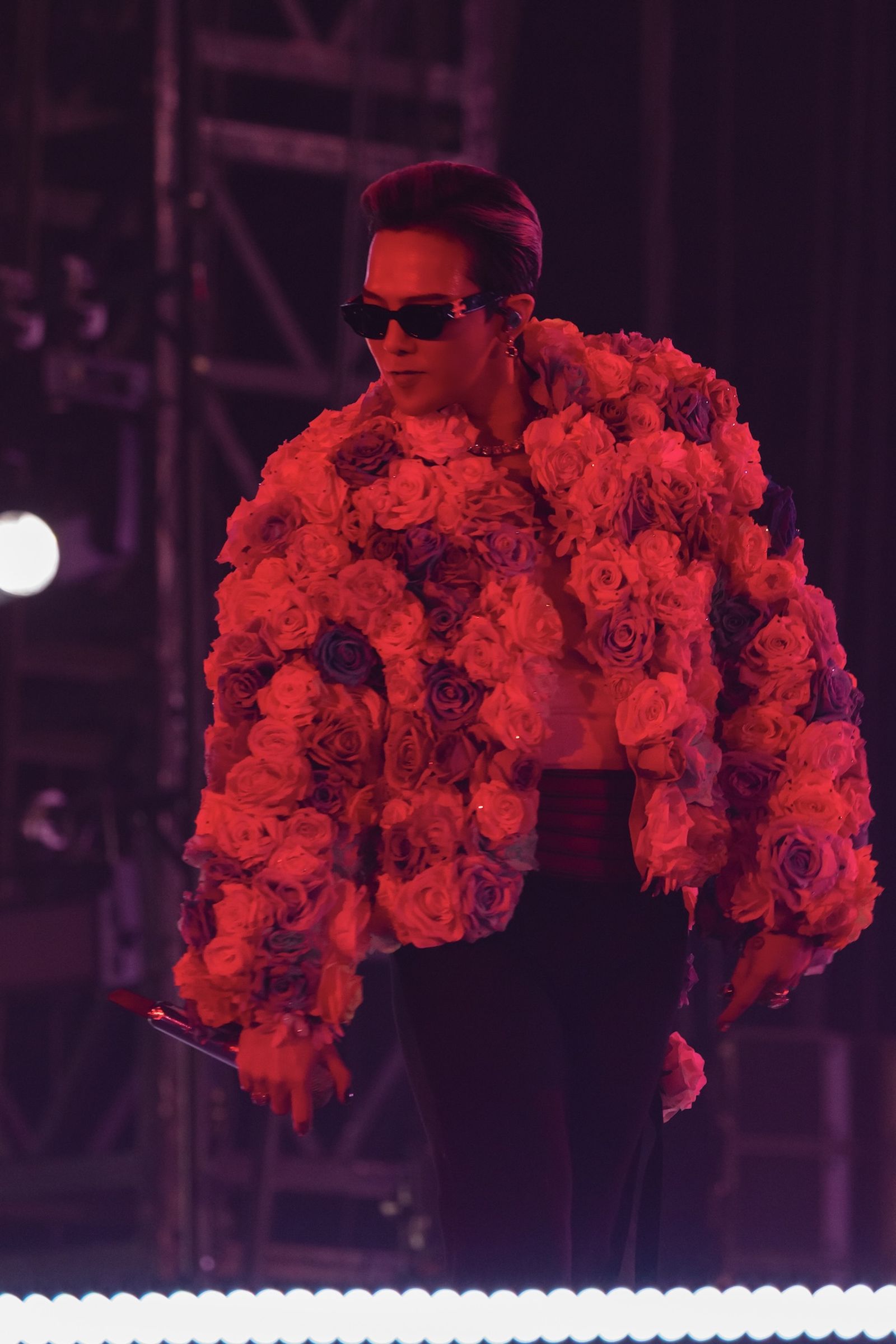 GD今天看起來心情很好。Galaxy Corporation提供