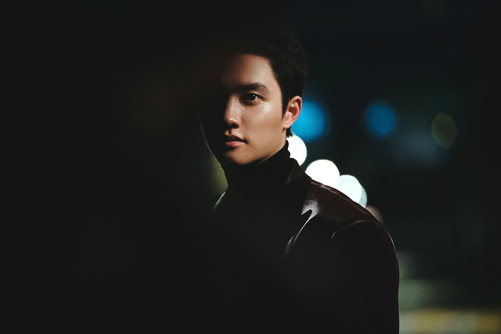 D.O.都敬秀挑戰戲路,首次使壞扮演反派。Disney+提供