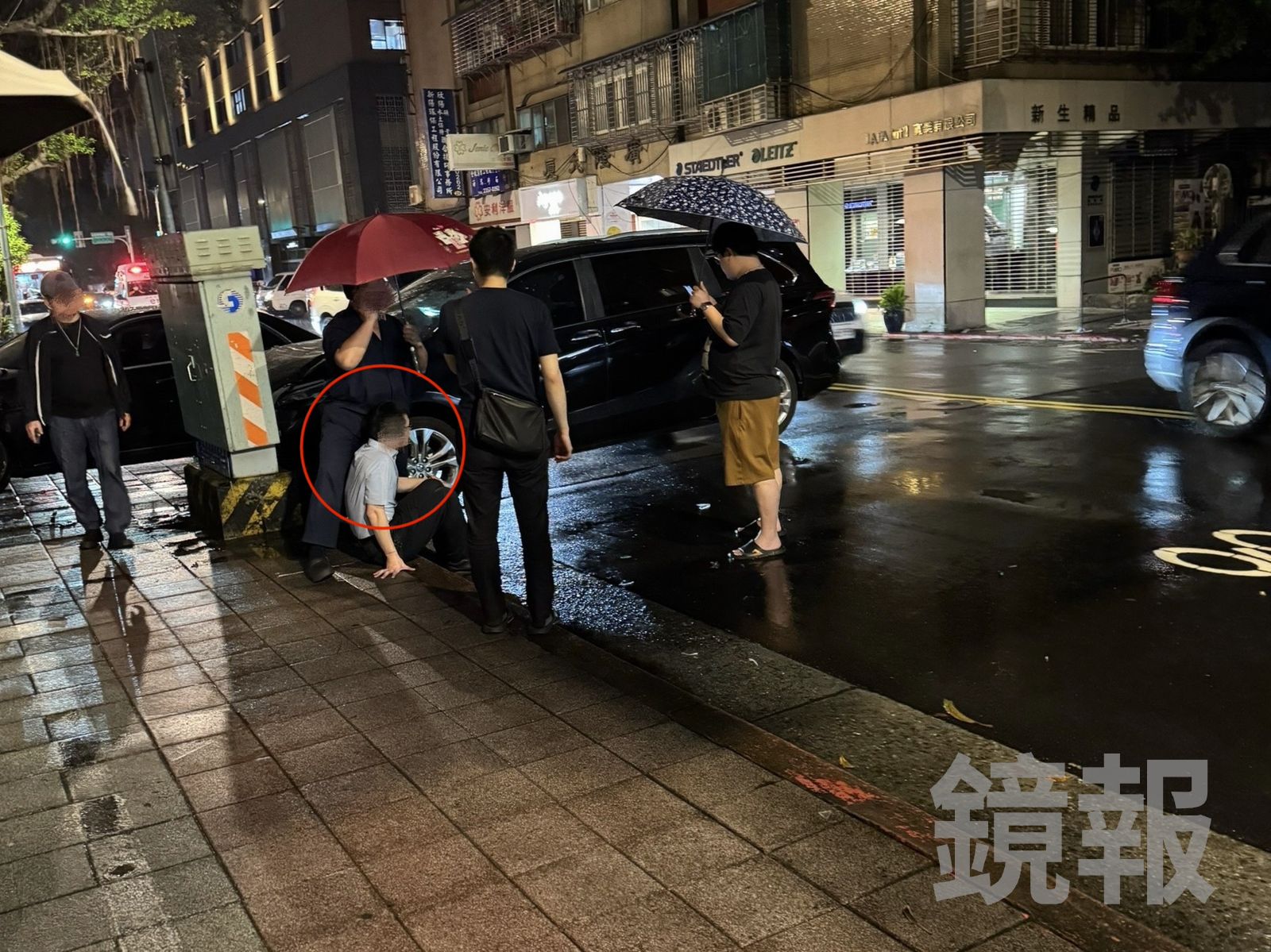 肇事駕駛(紅圈處)初步瞭解為民進黨團總召柯建銘辦公室助理。讀者提供