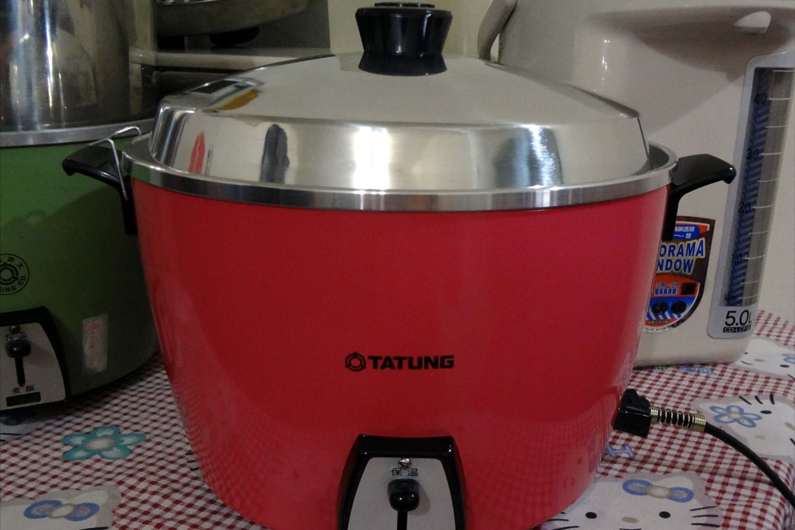 好心有好報嗎？清潔員暖心送電鍋　助嬤吃熱飯卻成貪污被告