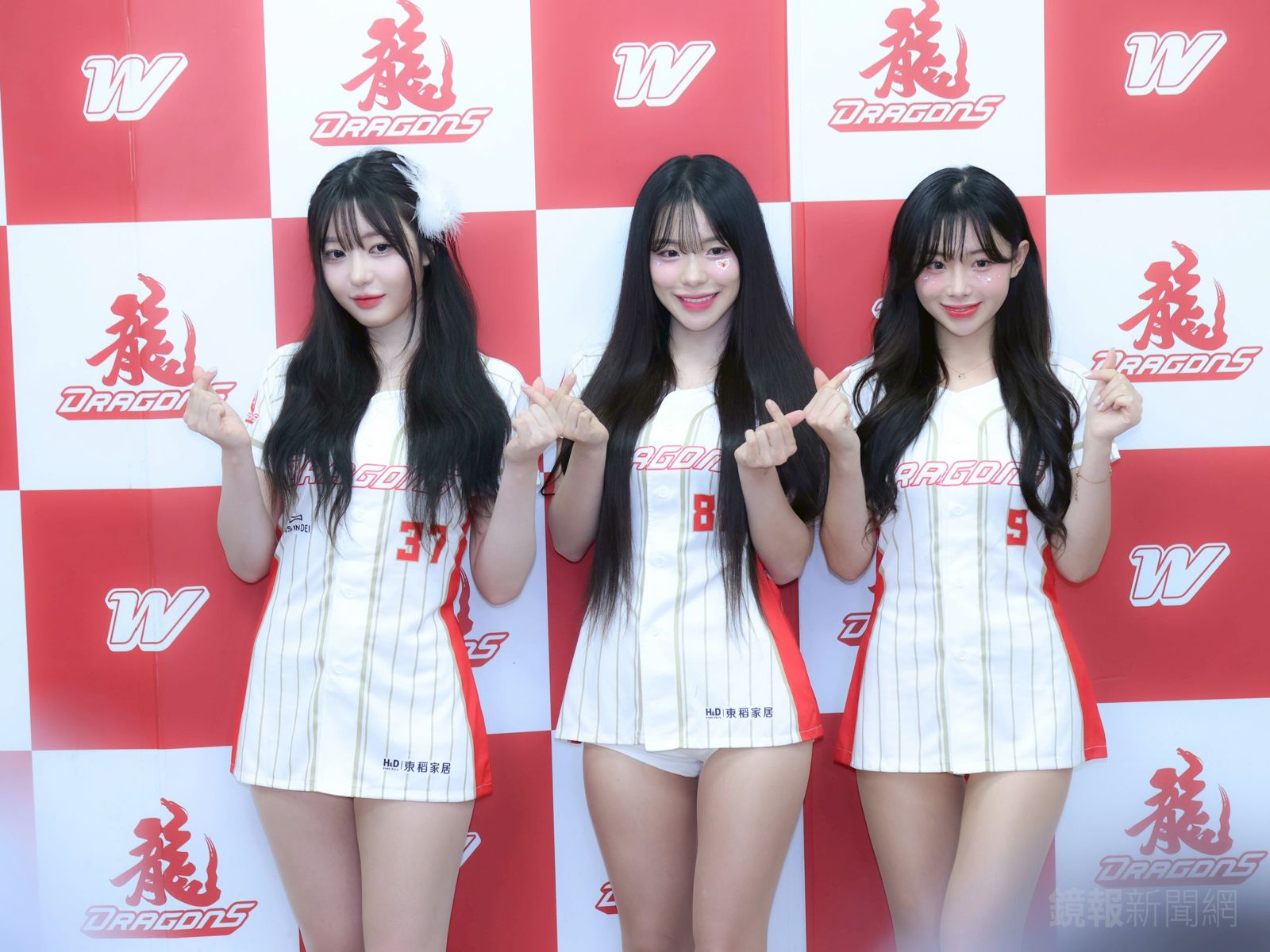 味全龍「韓籍三本柱」今首合體應援　金娜妍苦喊：不要香菜