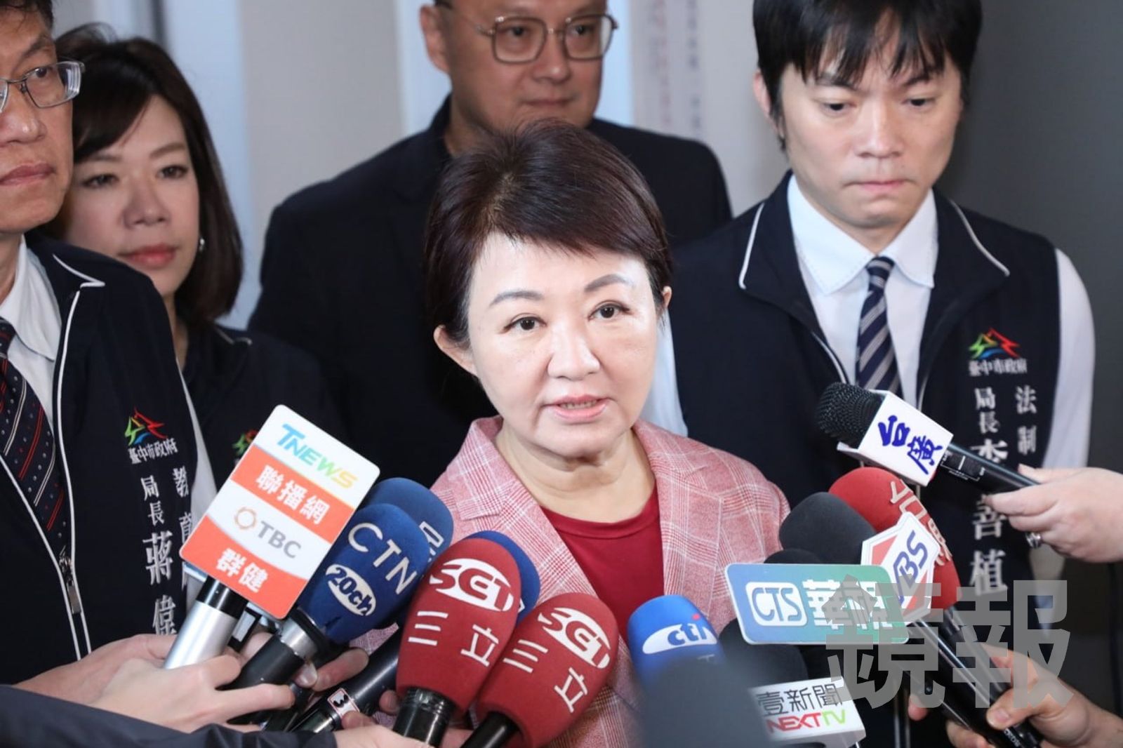 少棒教練性侵男童案延燒！盧秀燕震怒開鍘校長　首度表態：兒虐與性侵應思考「鞭刑」