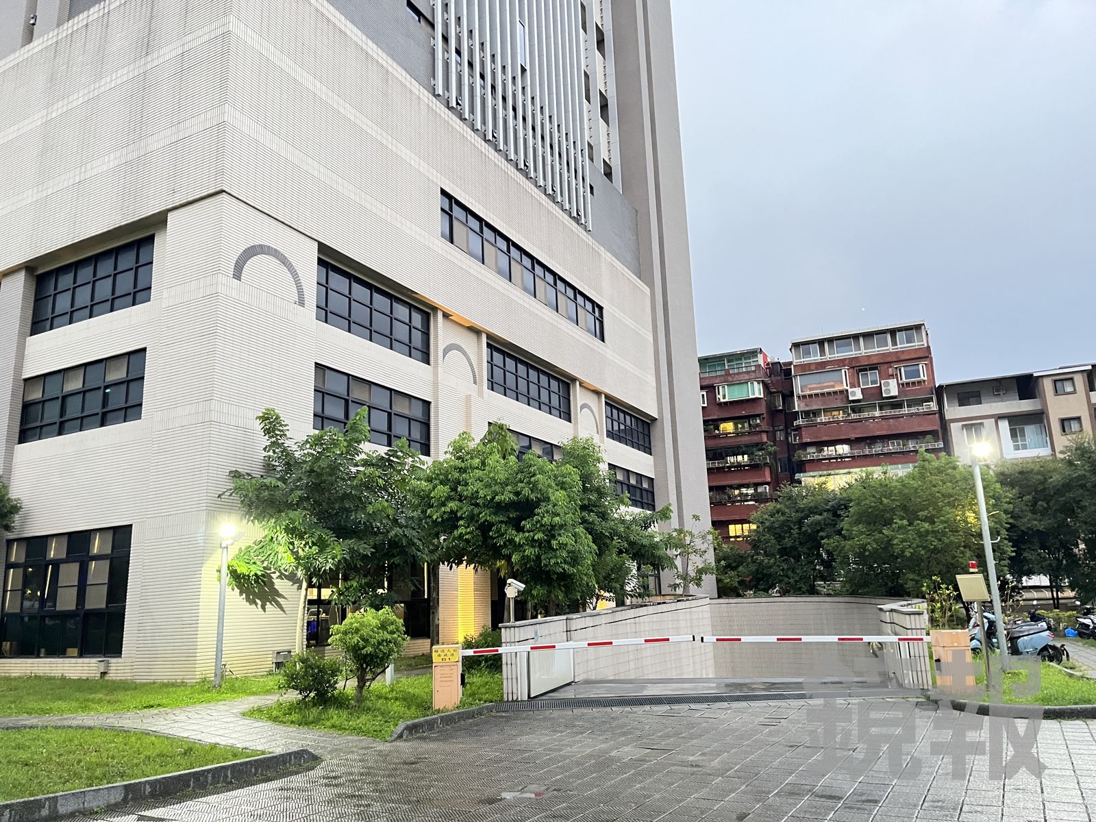 士林地檢署車道。李依璇攝