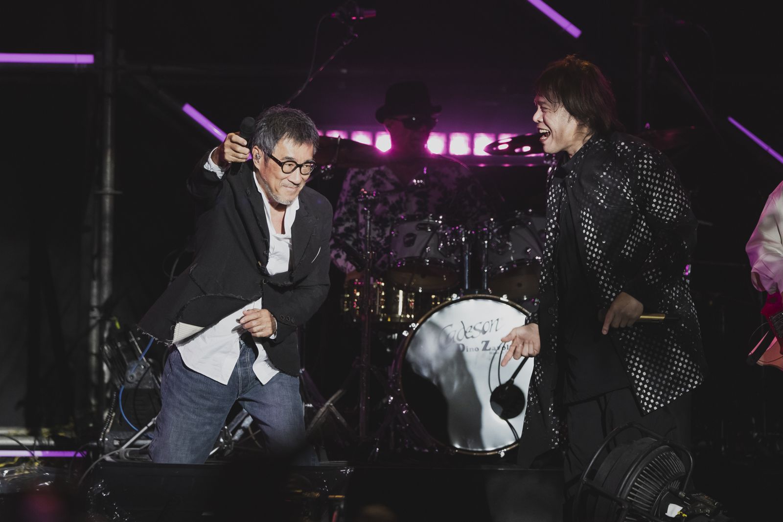 李宗盛合體伍佰掀暴動　幽默吐槽「他都跟美女同台」