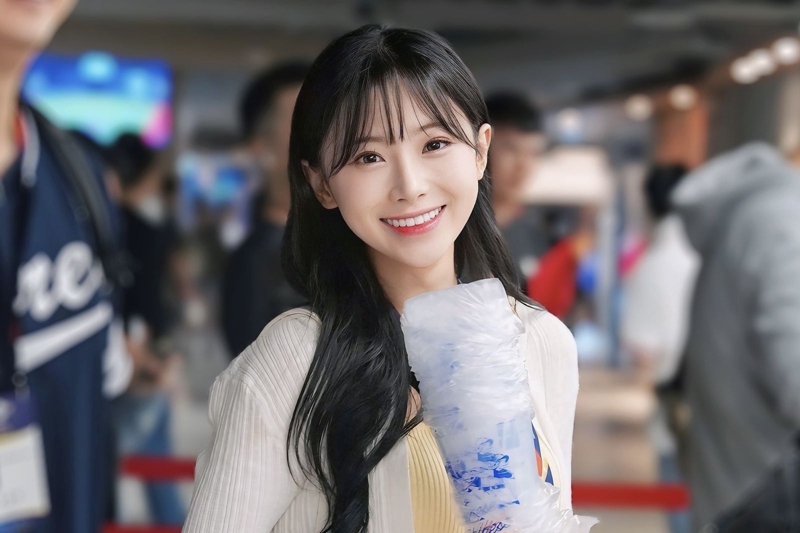 「南韓初戀系啦啦隊」金娜妍喊話：來台追公車　全為粉絲「超狂應援」