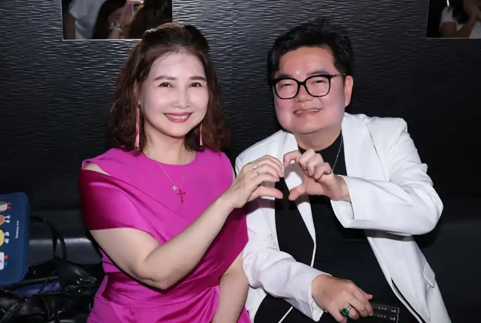 張秀卿的首任老公林宏銘(右)愛唱歌曾推出音樂作品,離婚後再交的女友(左)名字也叫秀卿。圖/磐石唱片