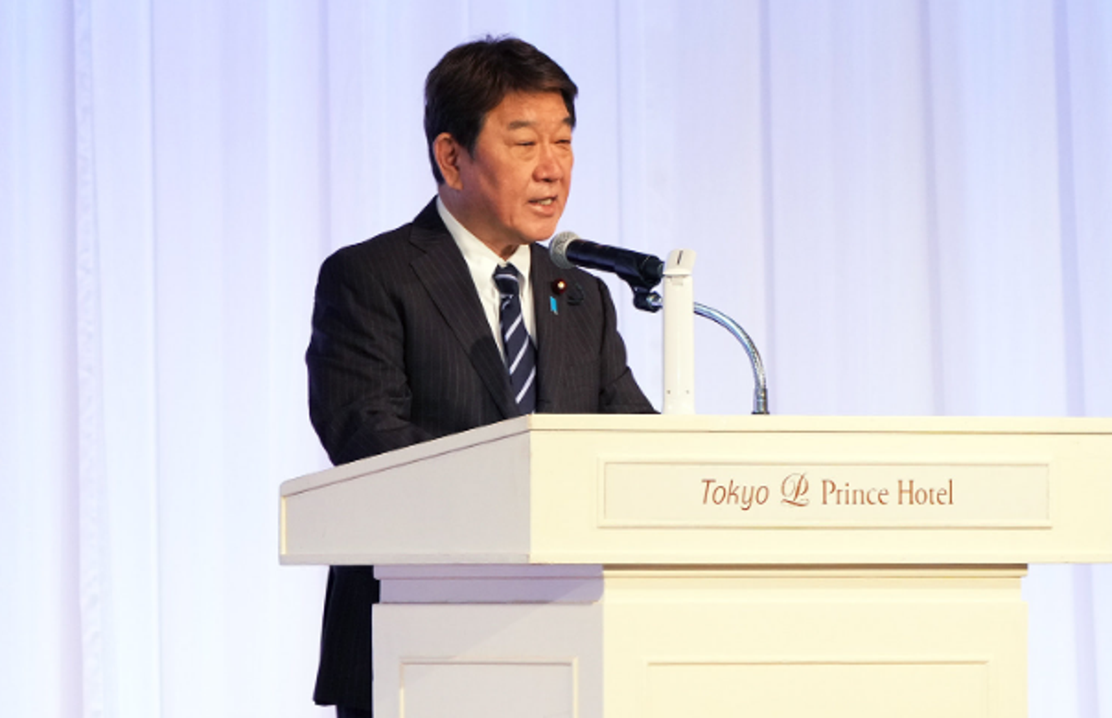 中國記者鬼打牆引導「台灣是中國的」　日大臣狠打臉：跟妳認知不一樣