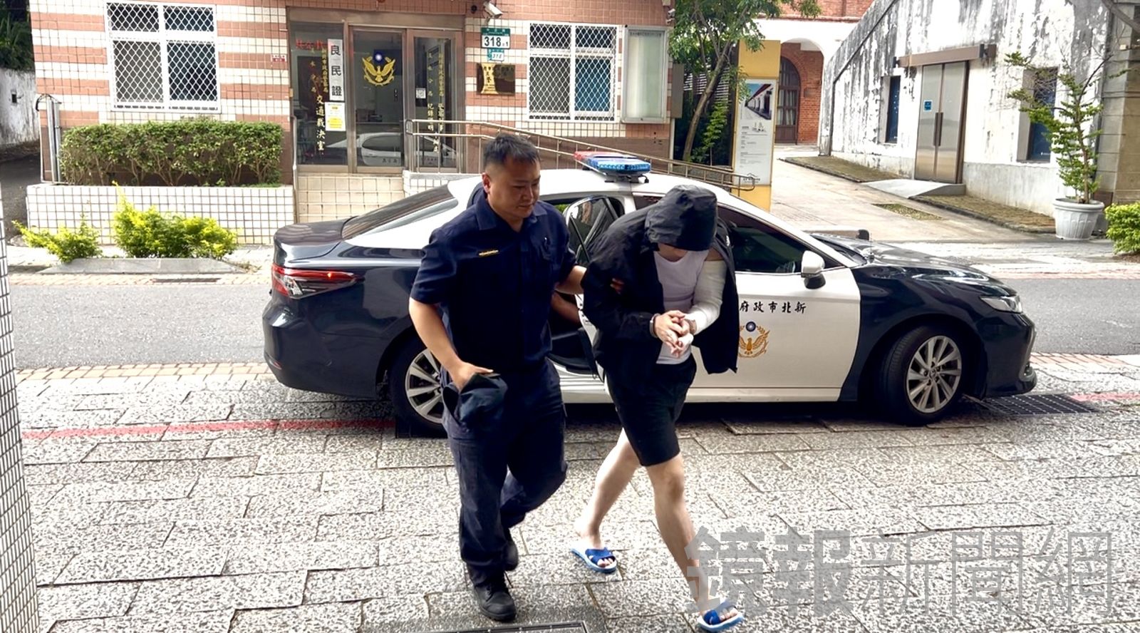 陳男（上圖）及郭男（下圖）在屋內製毒釀災。呂健豪攝