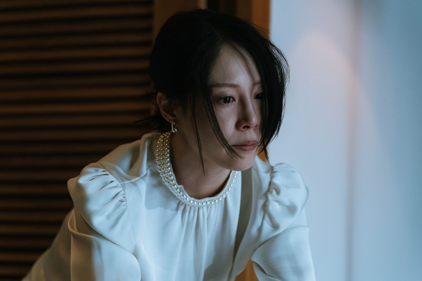 蔡亘晏在劇中表面上光鮮亮麗,實際上遭受家族種種打壓折磨。瀚草影視提供
