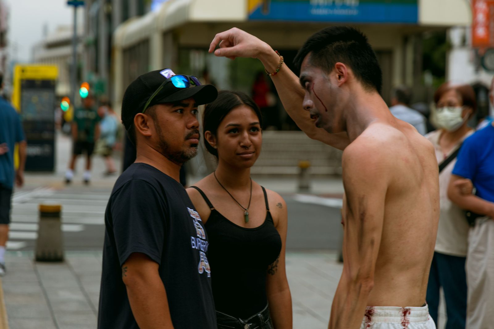 西門町街頭驚見邪教儀式  《滿血復活》沉浸式宣傳嚇壞路人