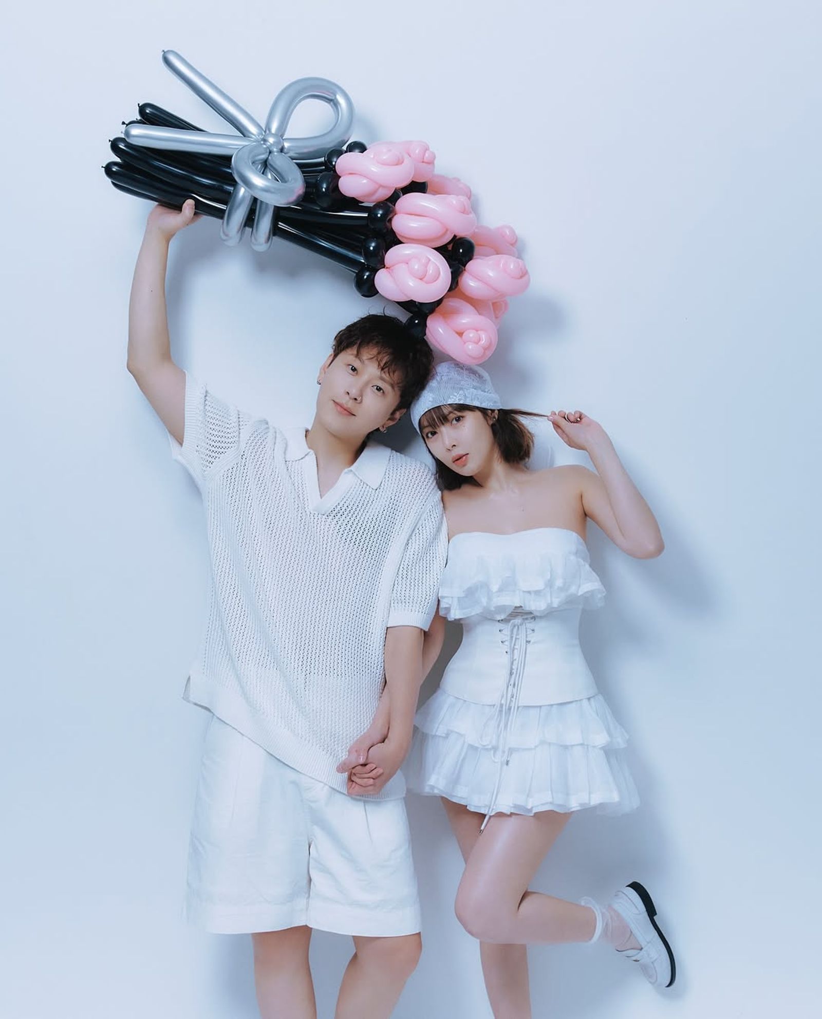 泫雅(右)與龍俊亨結婚近一年。翻攝IG@hyunah_aa