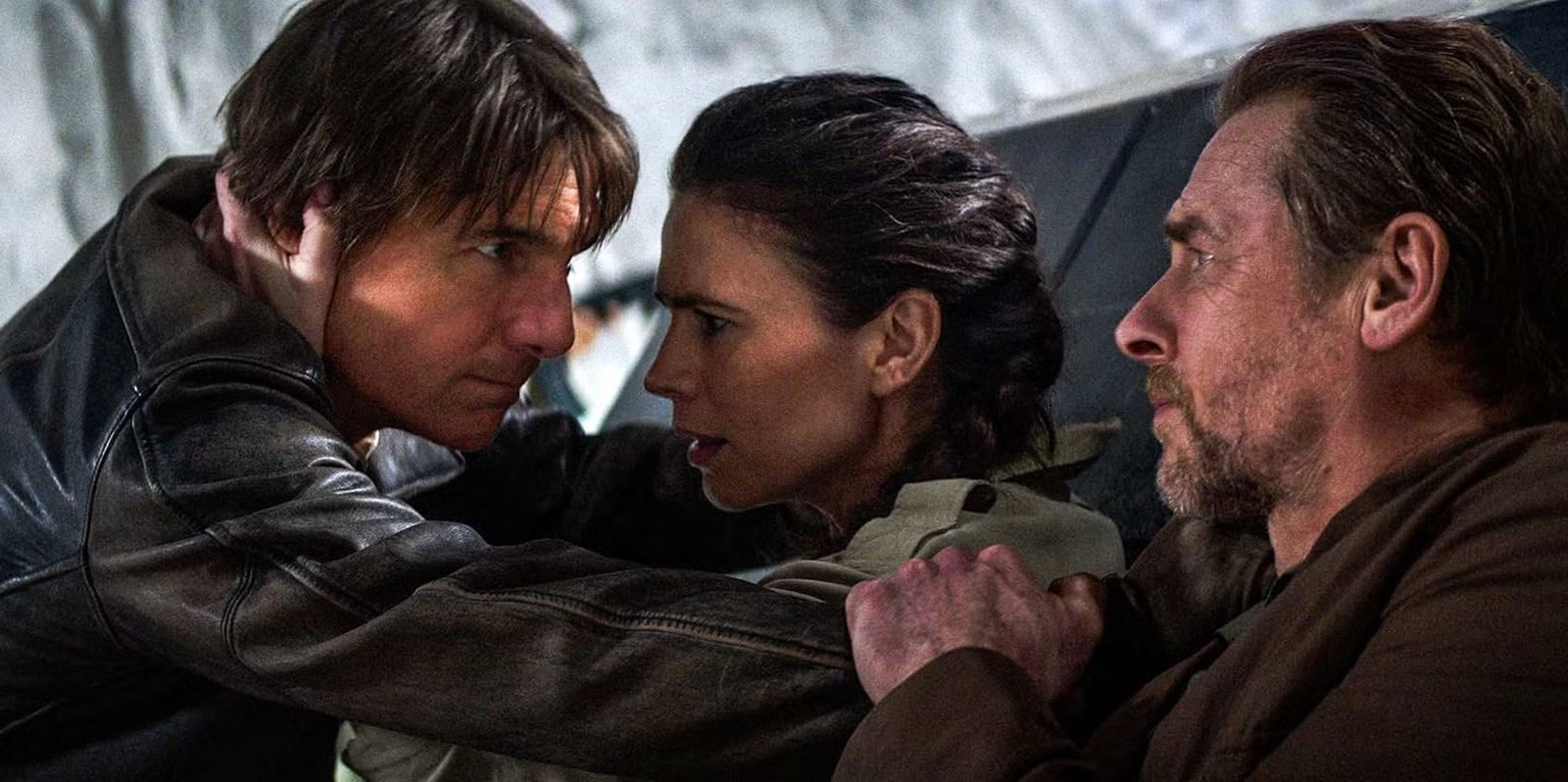 《不可能的任務7》海莉艾特沃挺孕肚肉搏　毛孩竟在阿湯哥腿上放屁