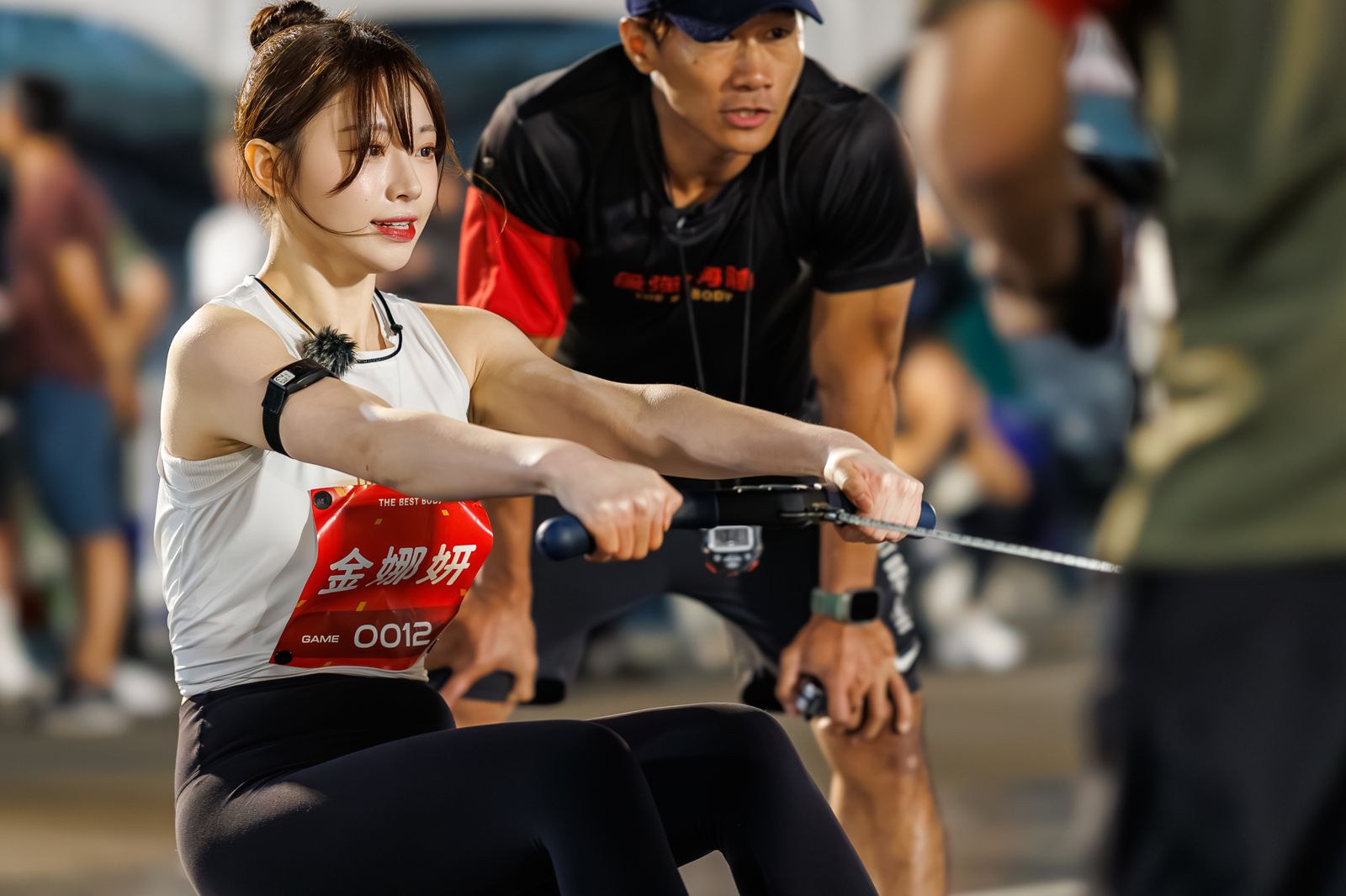 韓籍啦啦隊女神降臨!健美冠軍金娜妍對決南珉貞 粉絲清晨6點到場卡位