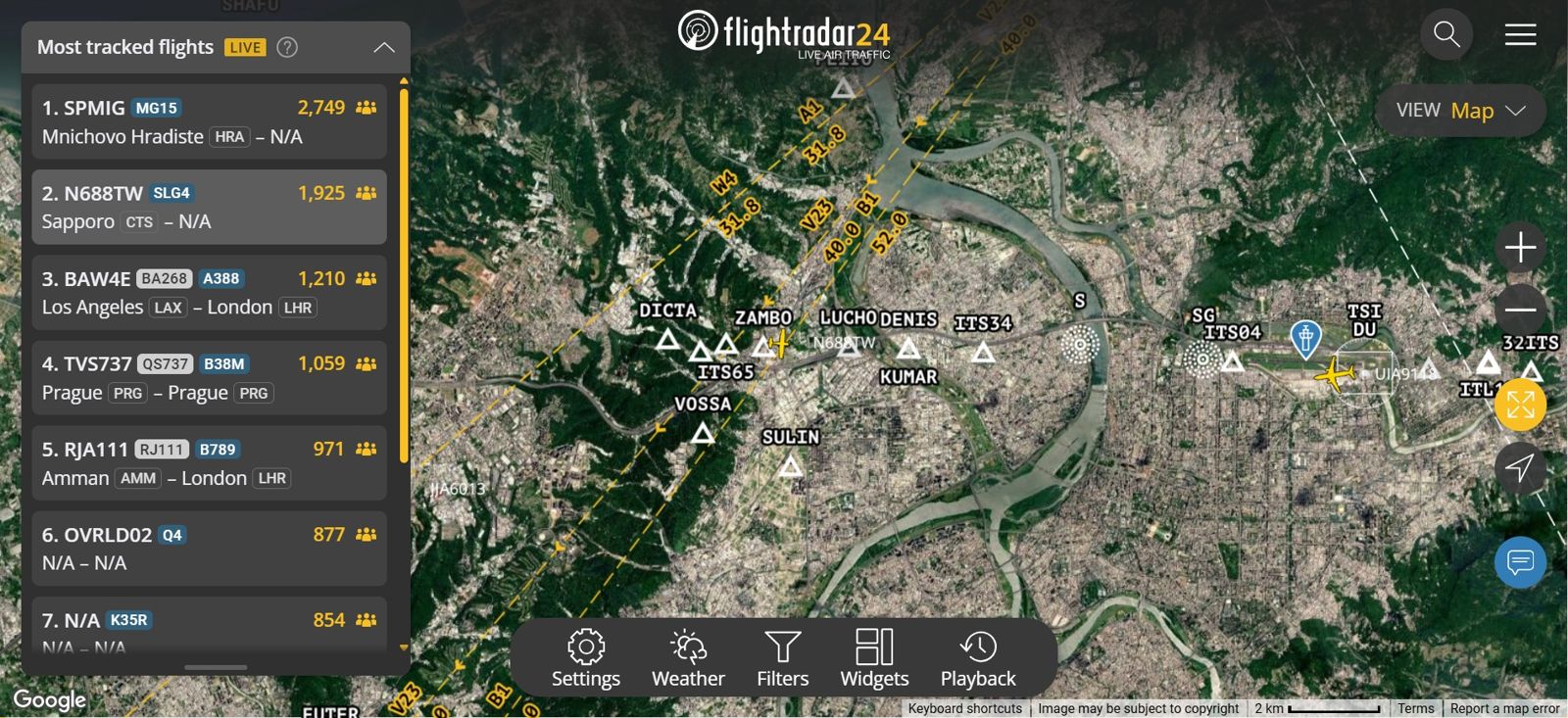 林睿哲自駕單引擎飛機「N688TW」環球,14日抵台「Flightradar24」更是湧進近2千人同時觀看。圖/翻攝自Flightradar24