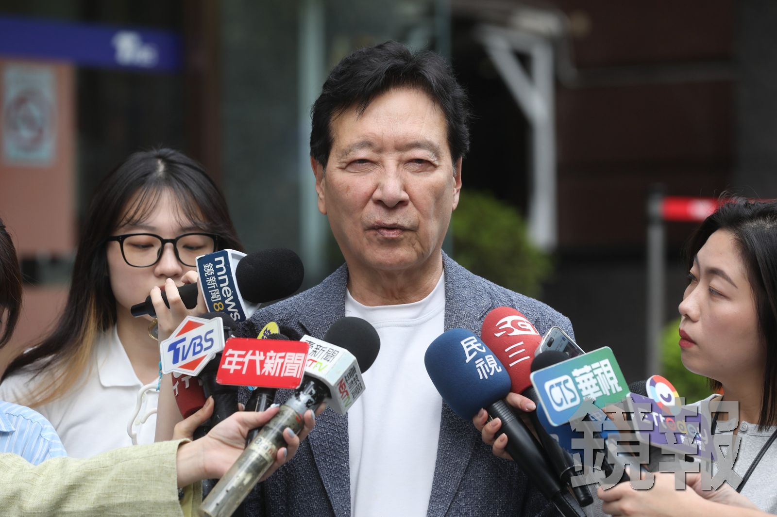 國民黨「戰鬥藍」發起人趙少康近日兩度專訪民進黨台北市長參選人沈伯洋,遭藍營中常委提案開除黨籍。攝影林煒凱