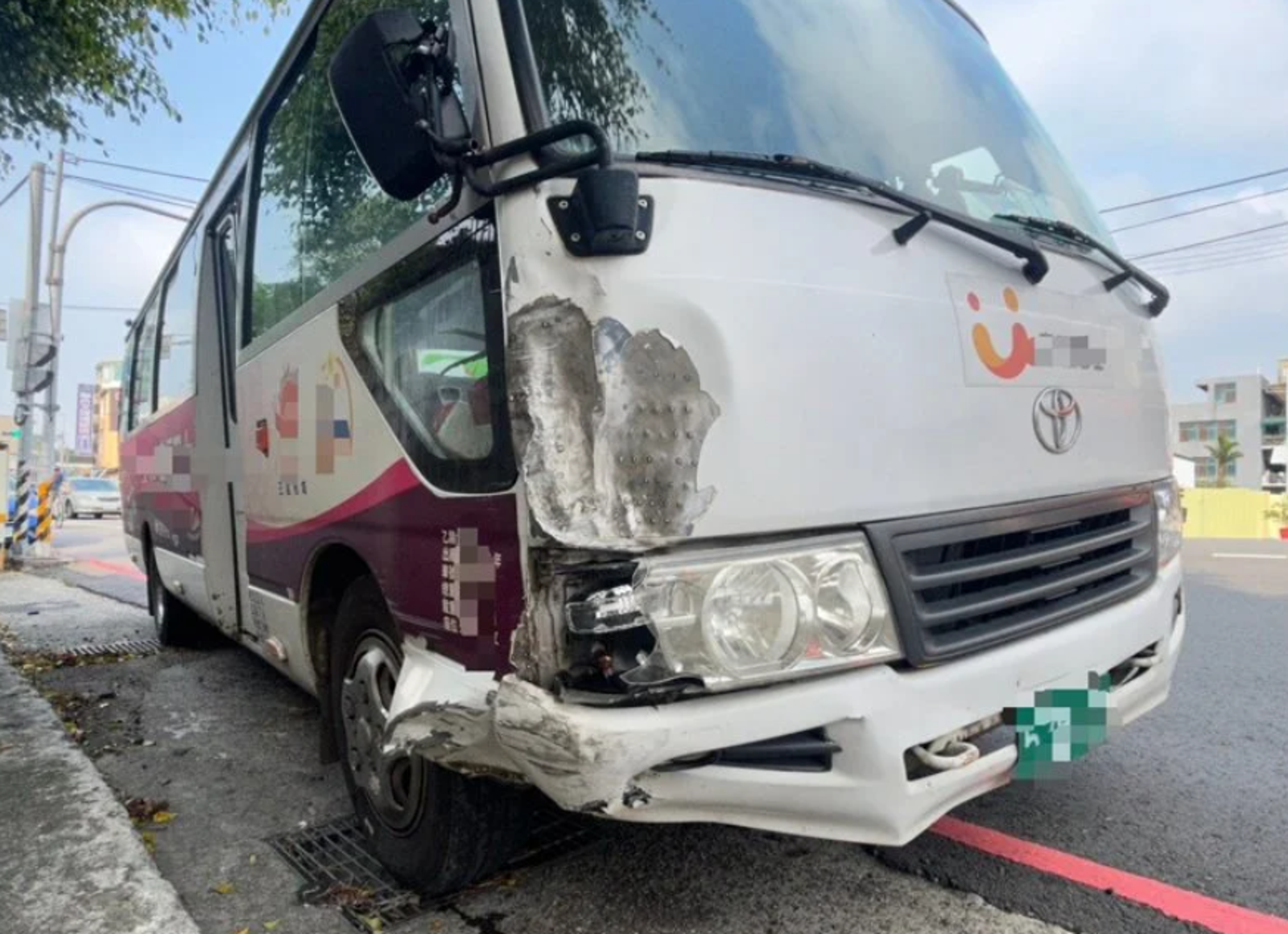 酒測值1.44！三義觀光巴士司機發車就撞車　肇逃被救護員尾隨抓包