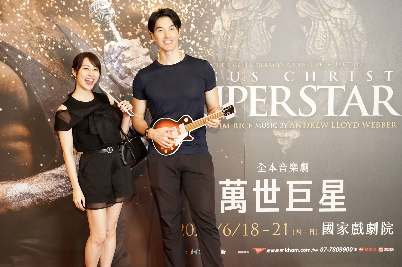 張郁婕、錦榮前來朝聖《萬世巨星》,寬宏藝術提供