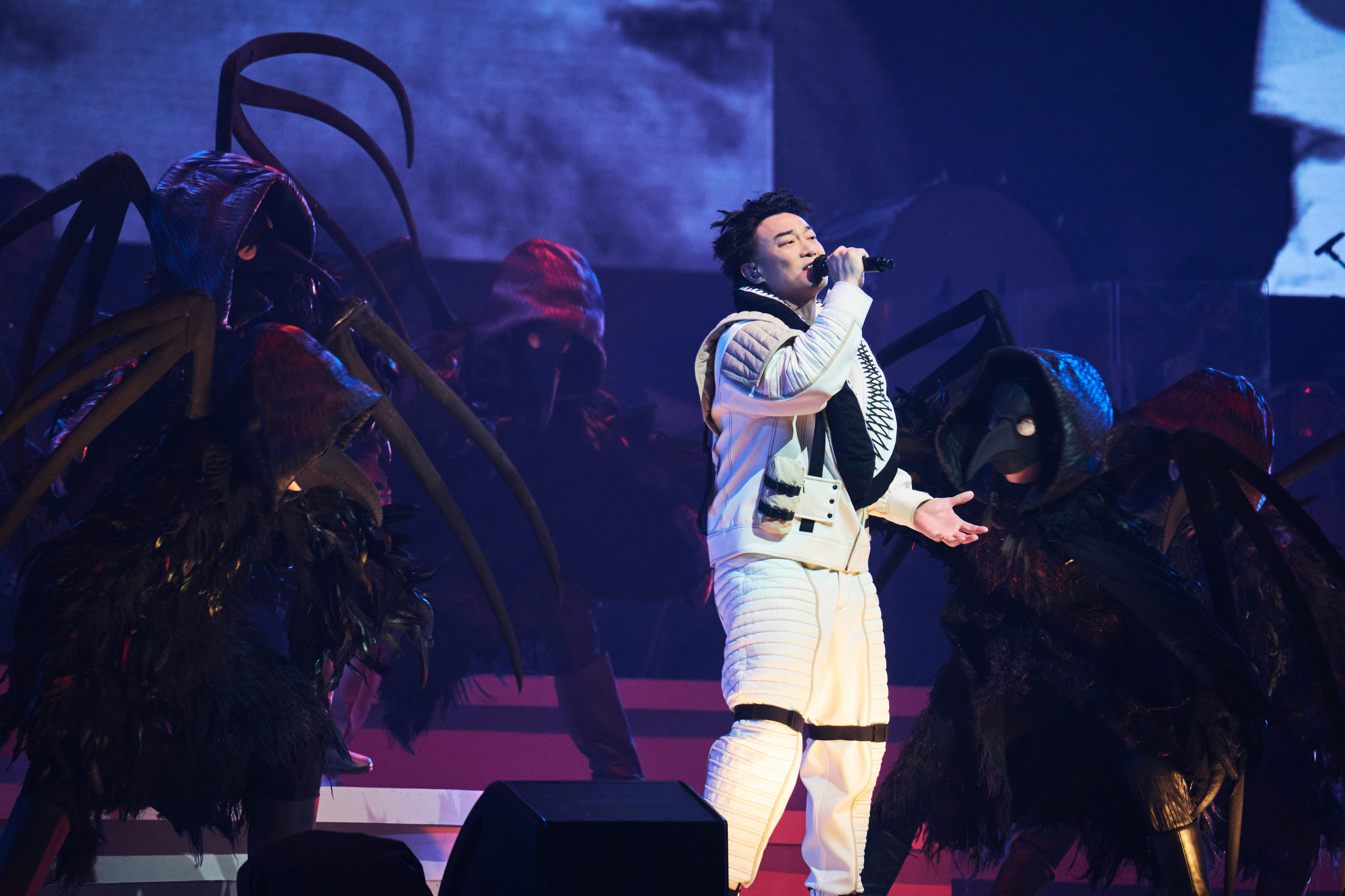 陳奕迅雄蛋最後一晚「自行加班」　回應歌迷愛意：只限精神上