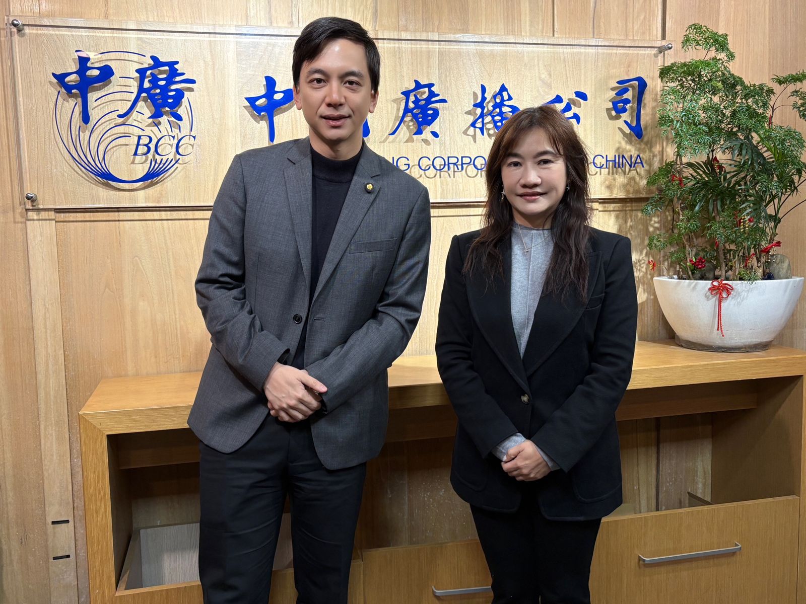 政院否認替美代訓技術人員遭打臉　牛煦庭嘆：民進黨政府照單全收還說沒事
