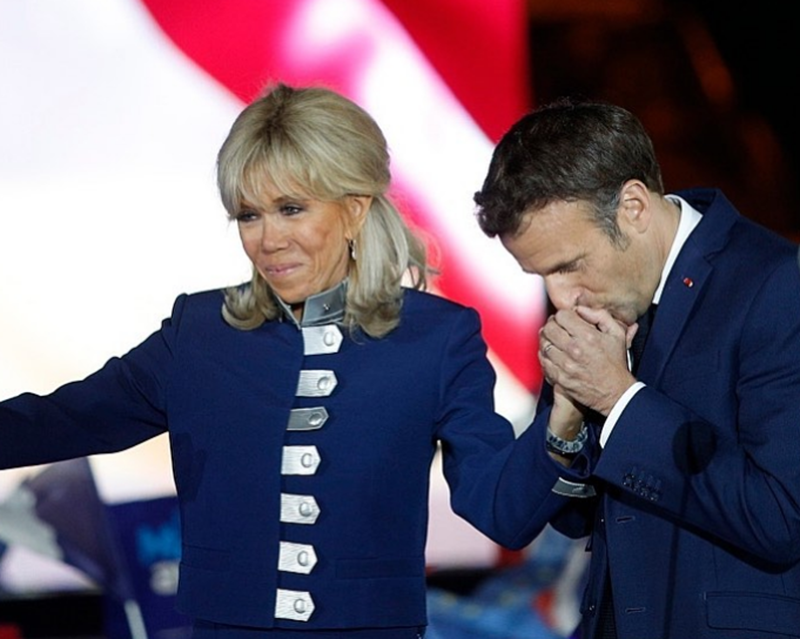 法國第一夫人遭爆「變性謠言」怒告10人 密友揭她多年陰影:不敢讓褲子鼓起來