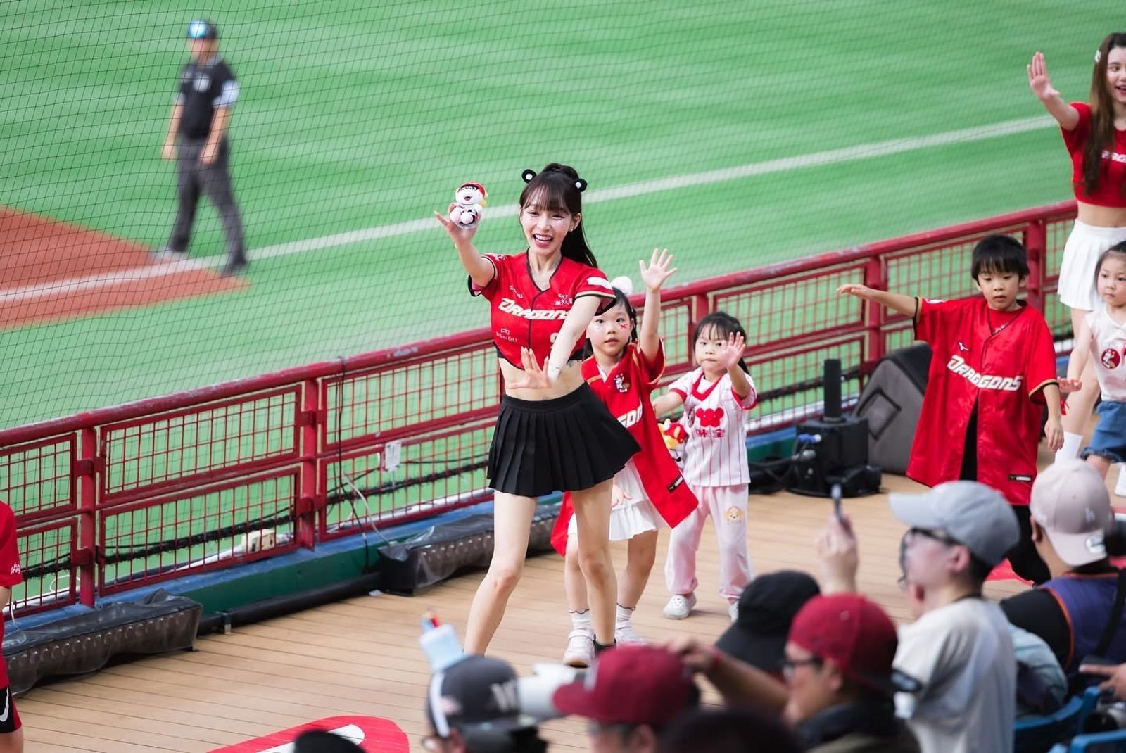 林襄領軍！味全龍應援團3月二度攻日　吉祥物芮美首度出國應援