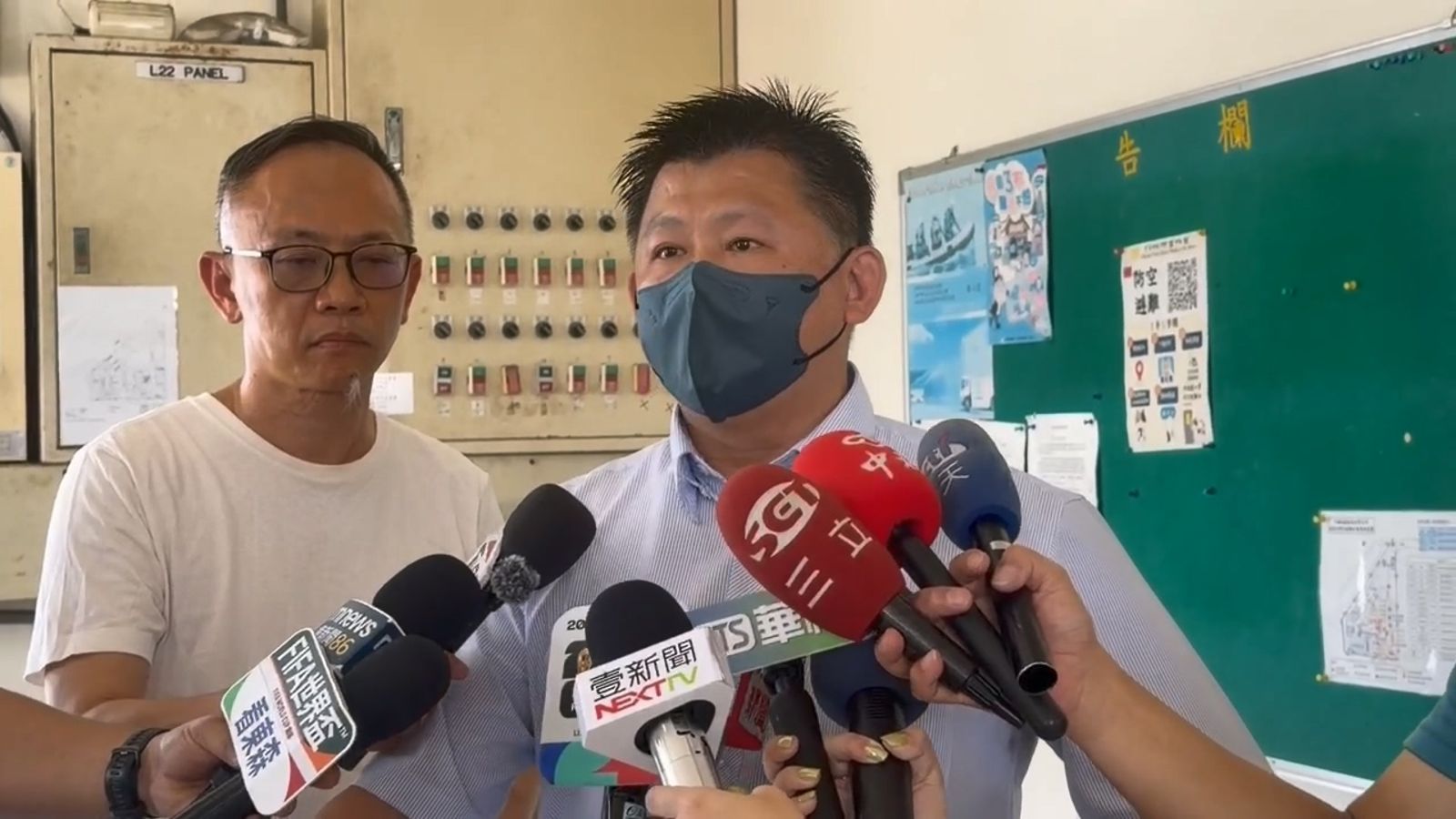 中聯油脂主管親上火線說明處理與改善情況。民眾提供
