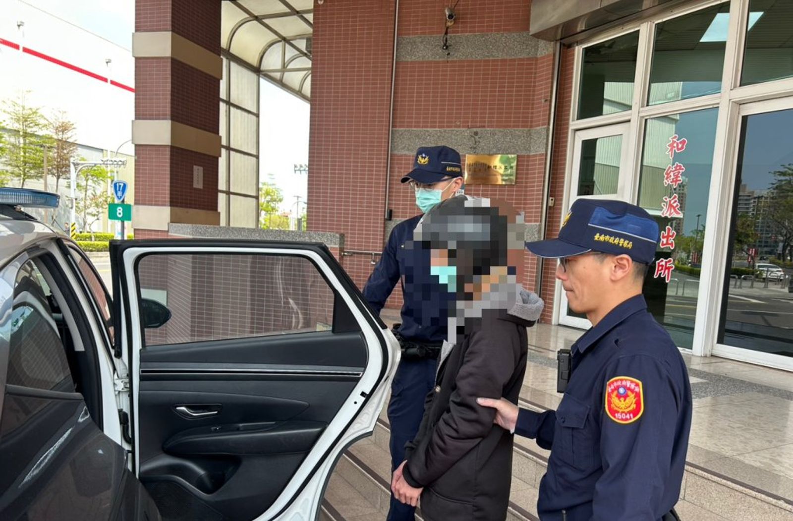 以為被染性病…25歲男買刀捅死前男友!友人爆料「反轉內幕」他行兇前疑想輕生