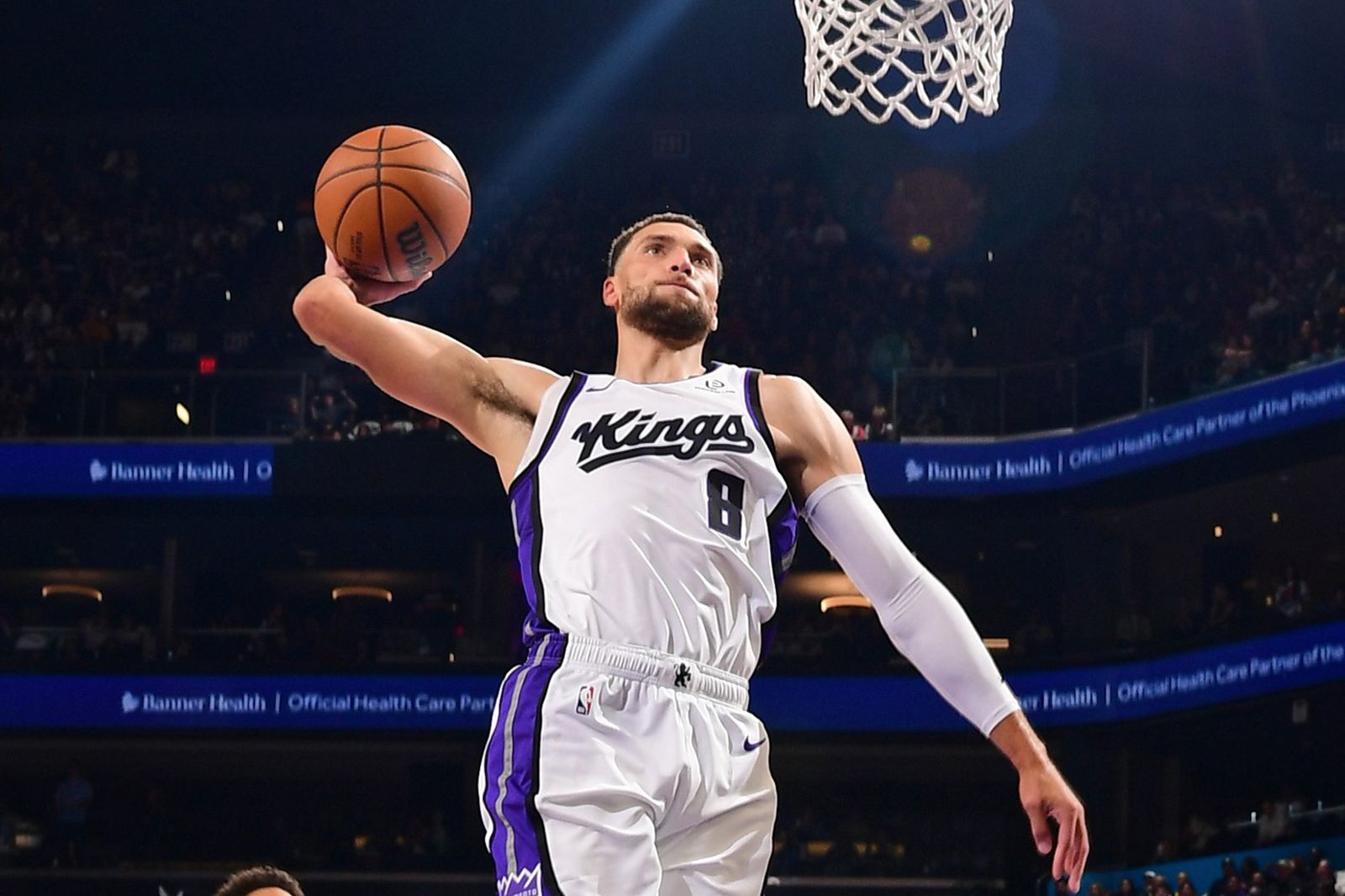 國王慘澹球季雪上加霜　兩屆灌籃王LaVine右手動刀本季報銷