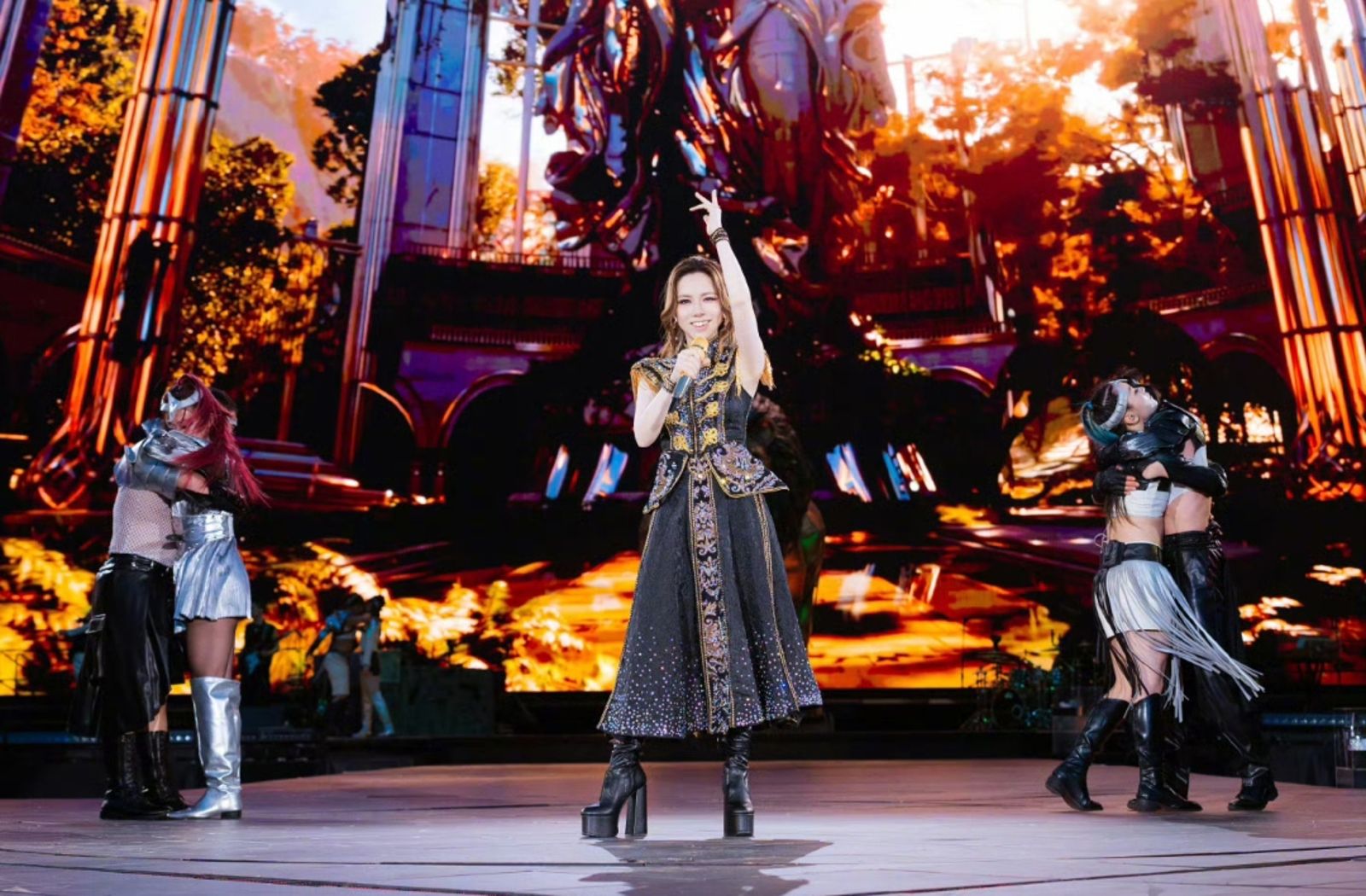 鄧紫棋甩前東家爭奪版權糾紛 無預警宣布8月有喜