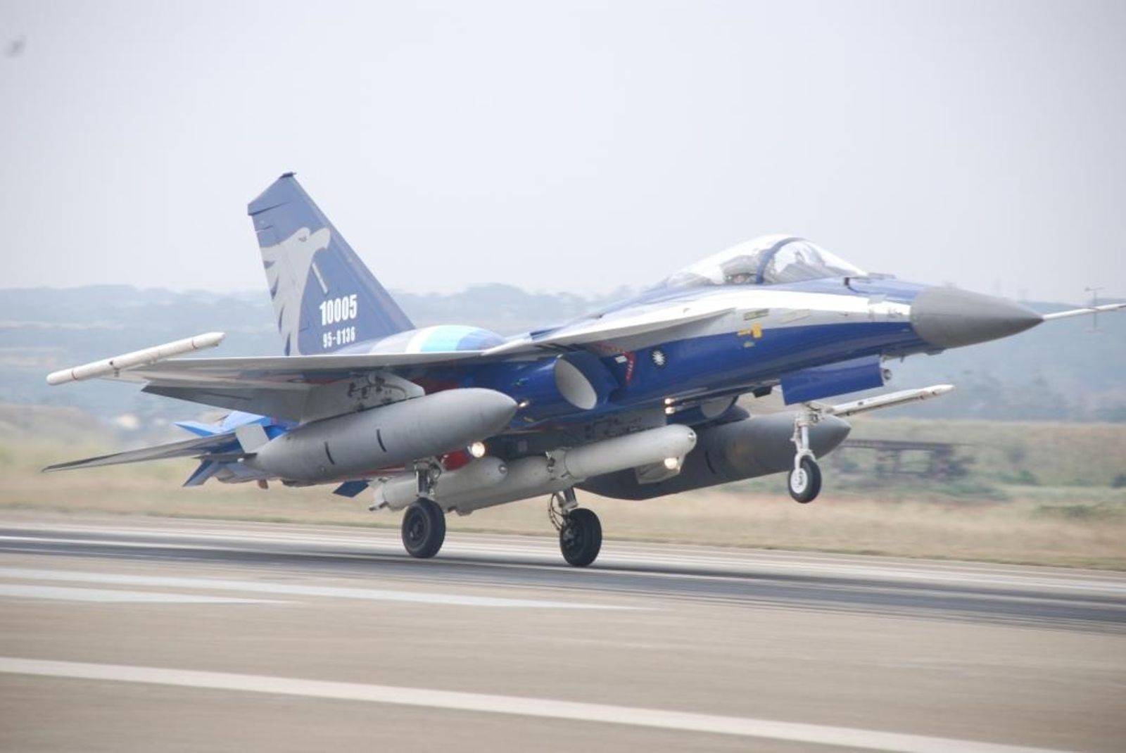 IDF戰機訓練誤發火焰彈　空軍派員調查