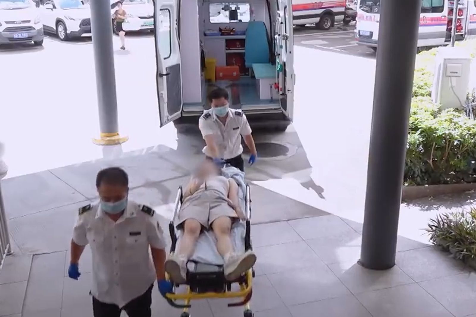 床上運動太激烈！妹子下體瘋狂出血1200ml　黃體破裂險喪命