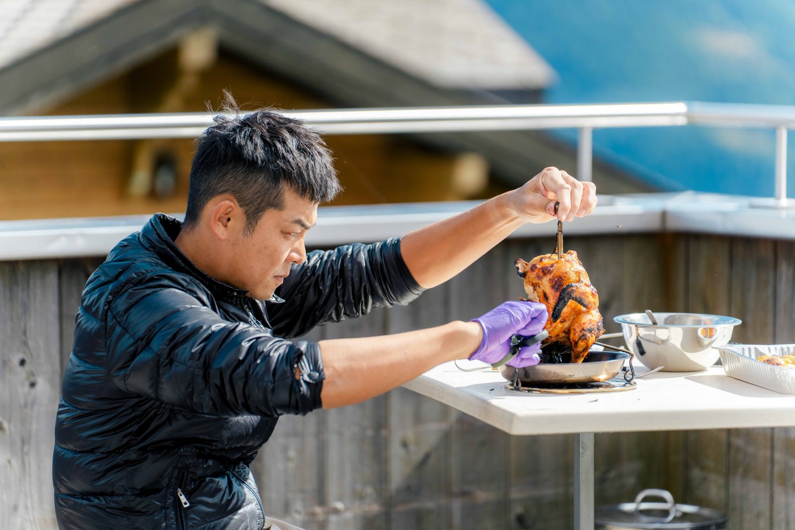 《嗨！營業中》姚元浩烤焦整隻雞。好看娛樂提供