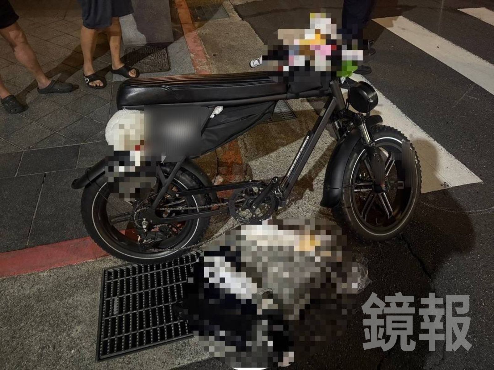 17歲少年騎乘電輔車載少女外出竟遇上死劫。翻攝畫面