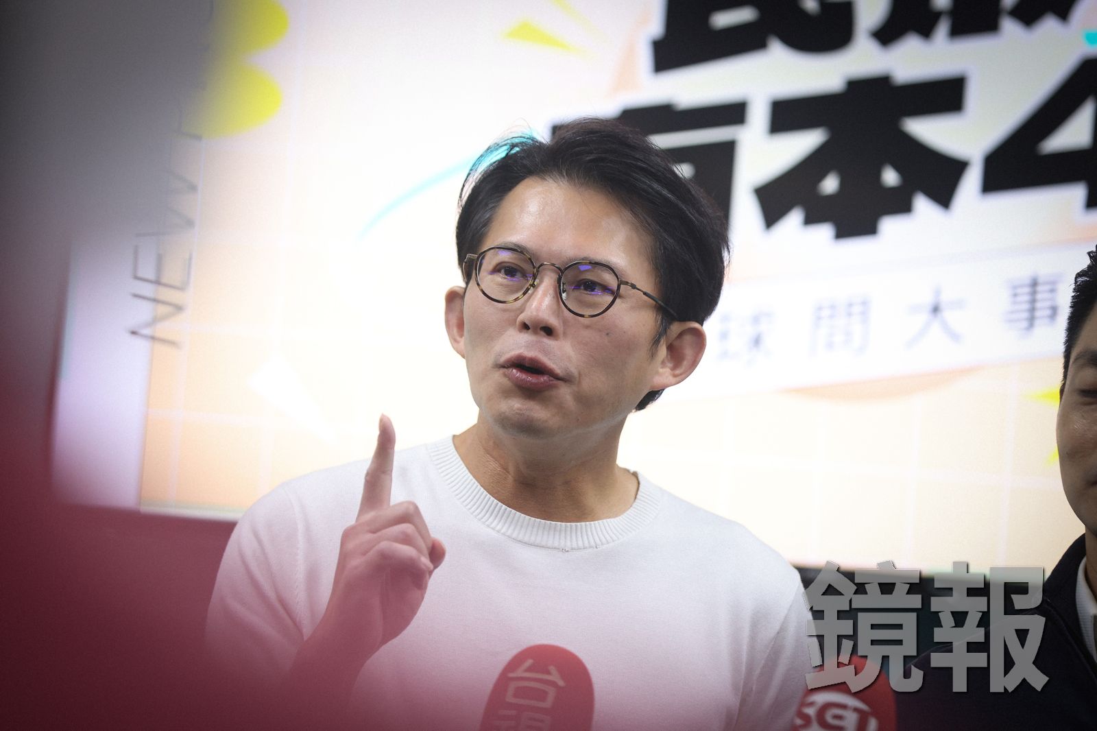 藍白修法讓65歲以上長輩健保費有條件由中央補助引發綠營批評,民眾黨主席黃國昌今天(17日)喊話,總統賴清德、卓榮泰站出來公開辯論。資料照片。攝影劉耀勻
