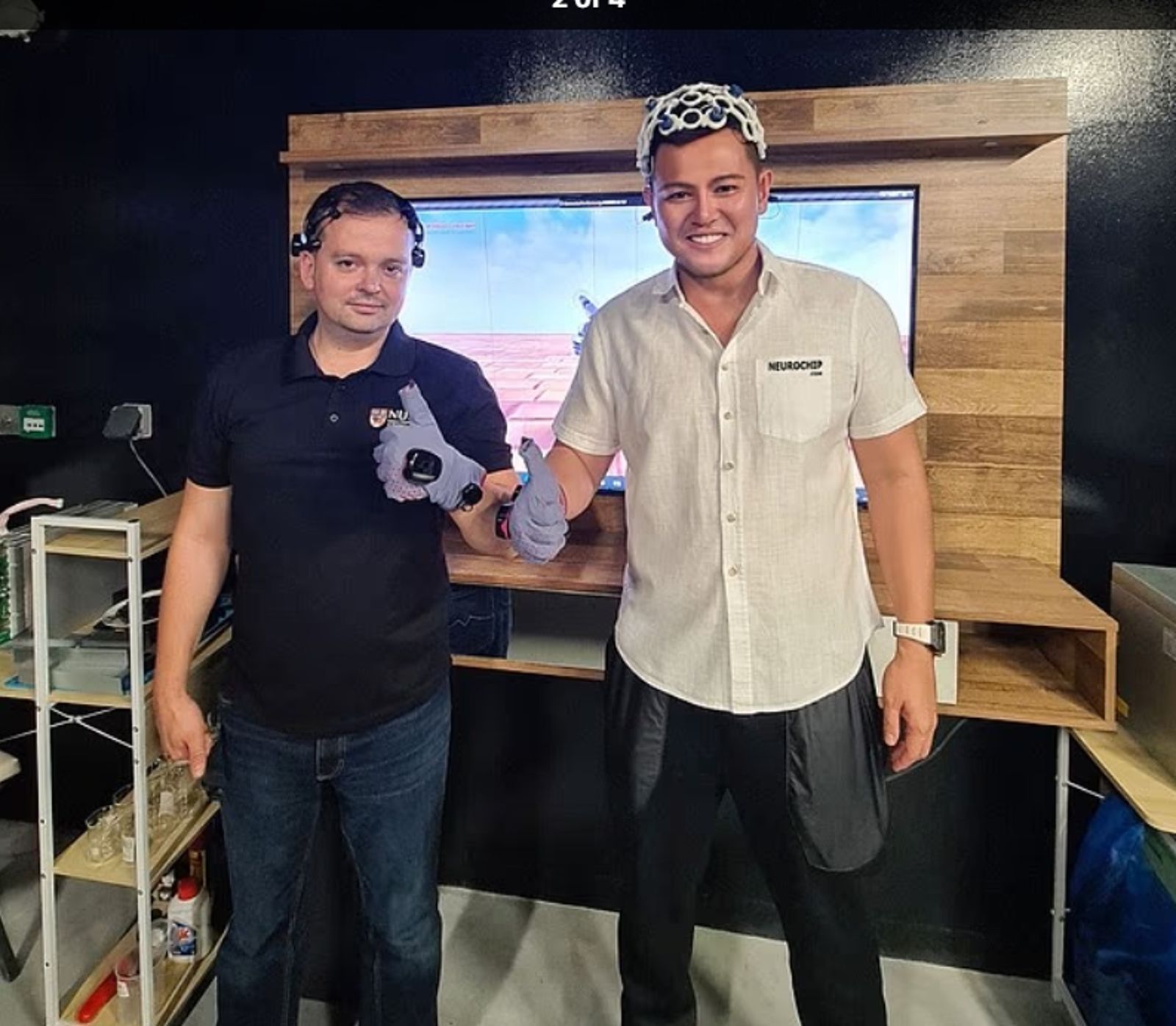 辛(右)預言,未來這些「突變超人類」將在體能、智慧、壽命上全面超越普通人類。圖/翻攝自Neurochip官網