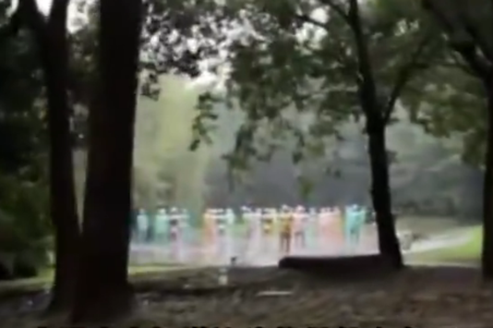 上海4A級旅遊景區驚現「48尊人像」!當局揭雕像噴水寓意 遊客傻眼:是邪教施法