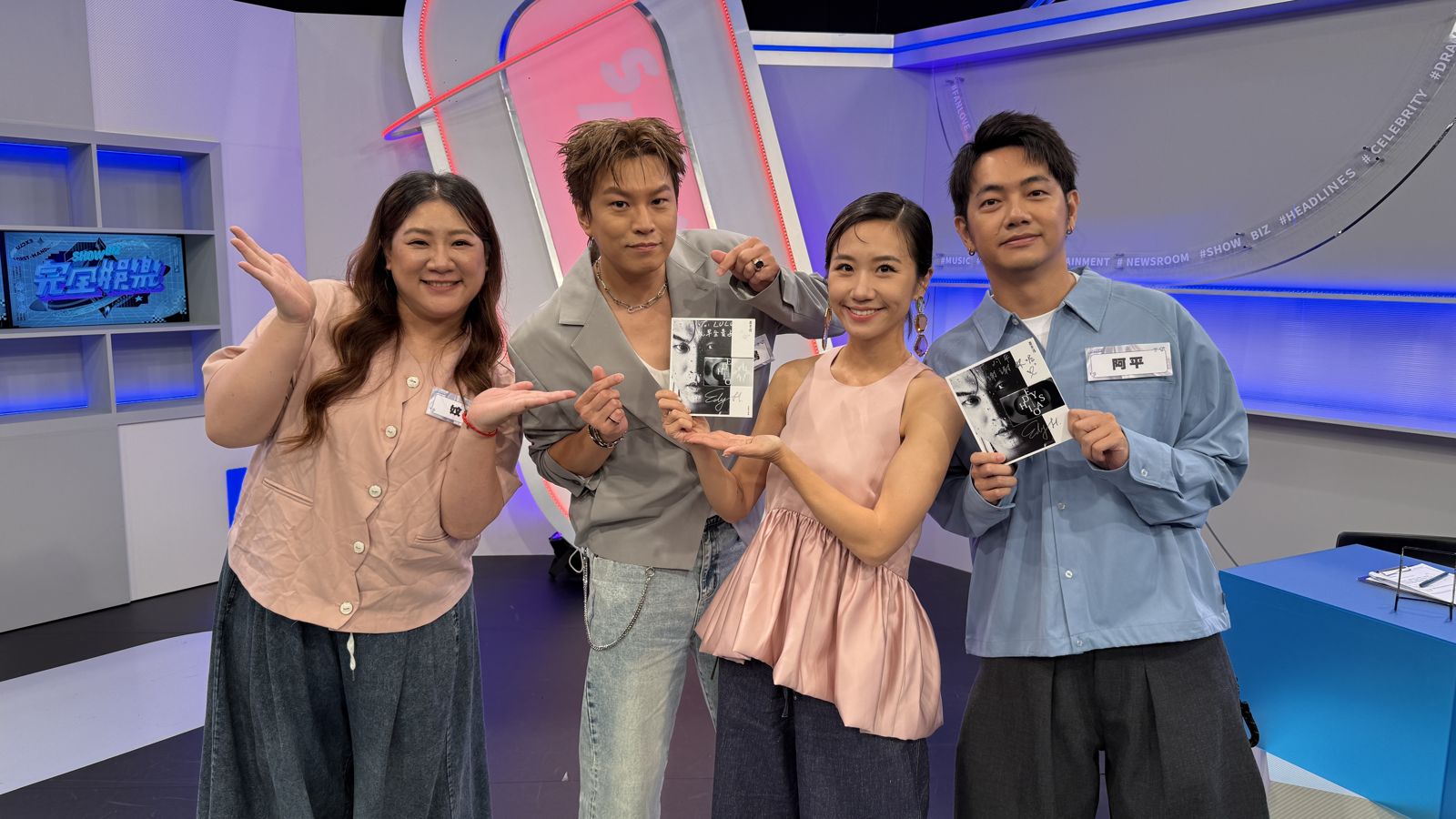 阿弟登上《完全娛樂》宣傳新作品。三立提供