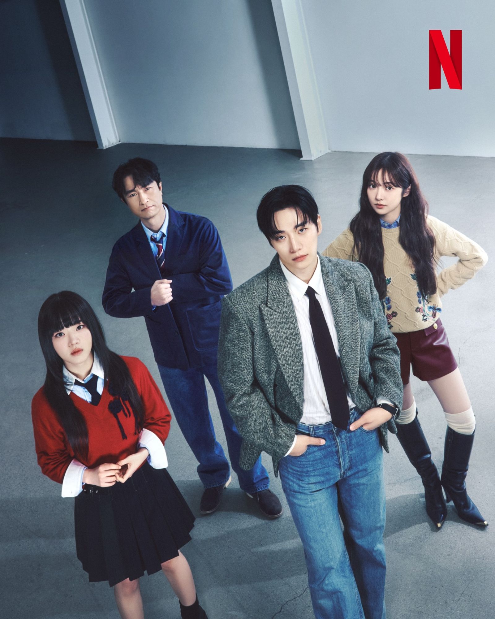 李俊昊（右二）與金慧埈（右）、金香起（左起）、金秉澈一同組成另類的英雄小隊。翻攝IG@le2jh