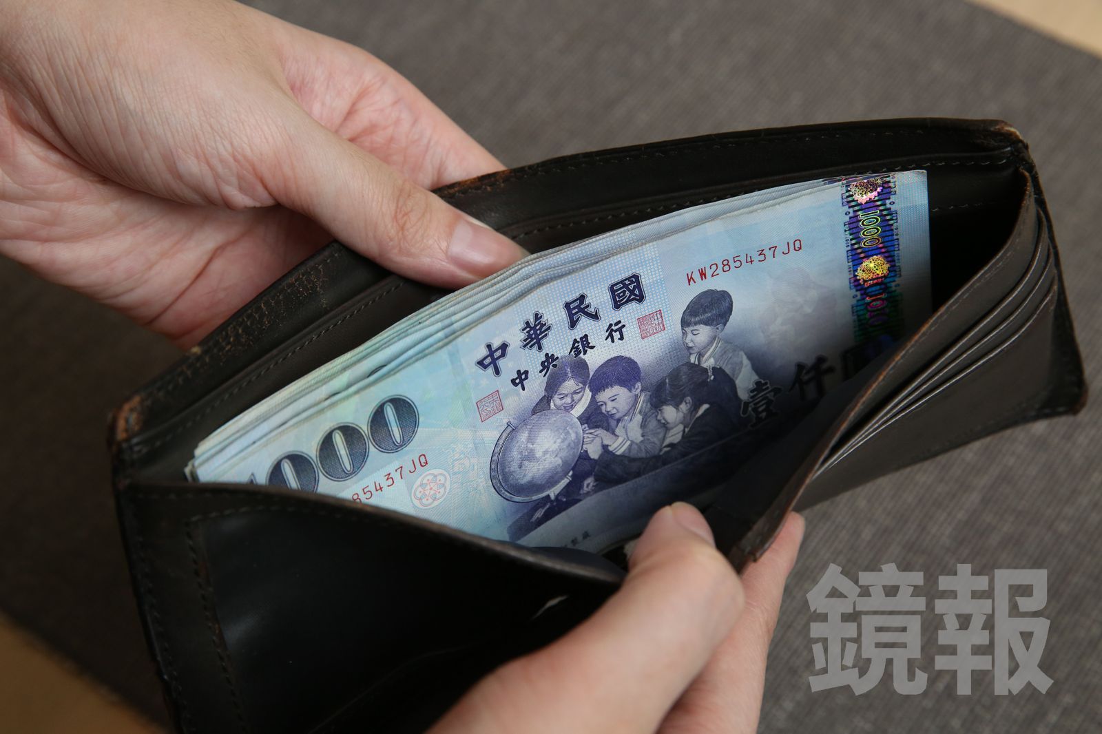 31歲同事「月給1.5萬孝親費」！他驚呼：好可怕　網炸鍋：10天就噴光　爸媽族現身哀號