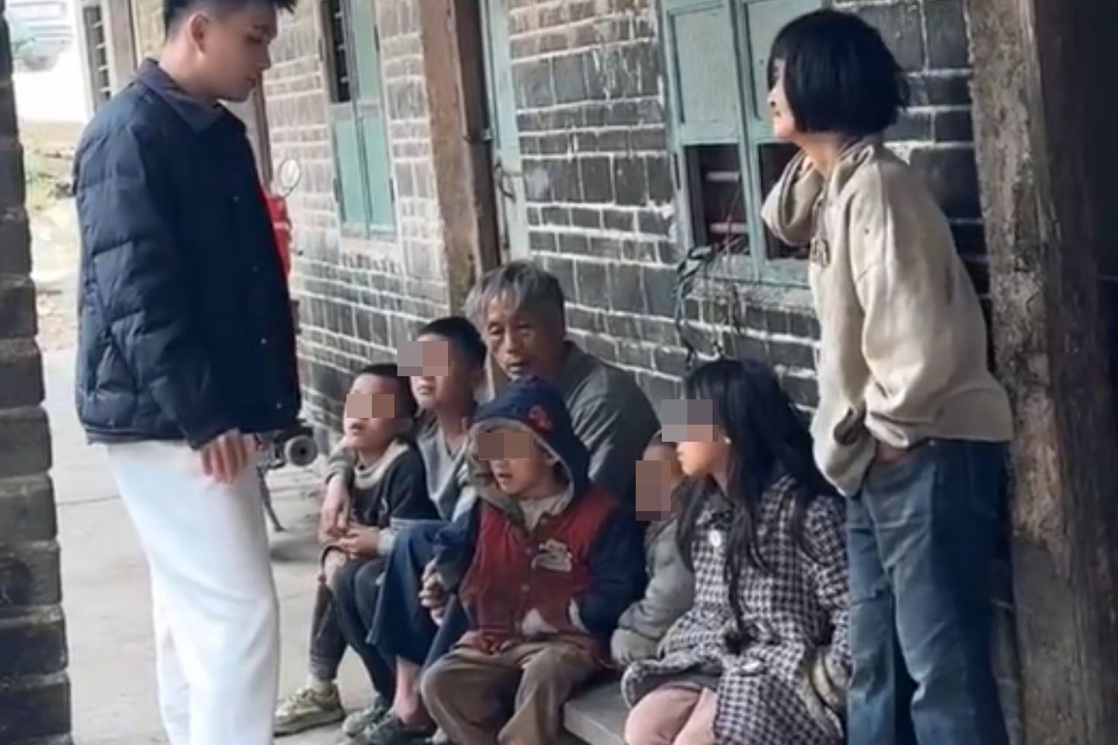 68歲老翁和精神障礙女「連生9個小孩」 消息遭下架封殺