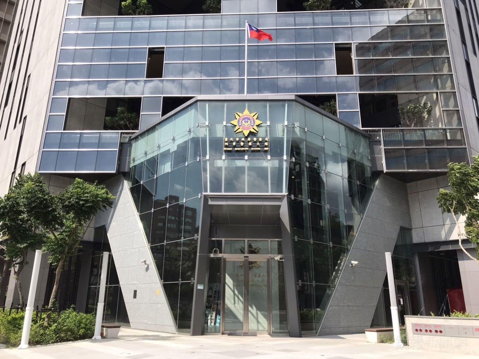 一銀證實遭搜索！宜蘭分行爆人頭帳戶疑雲　北市刑大帶回5名行員