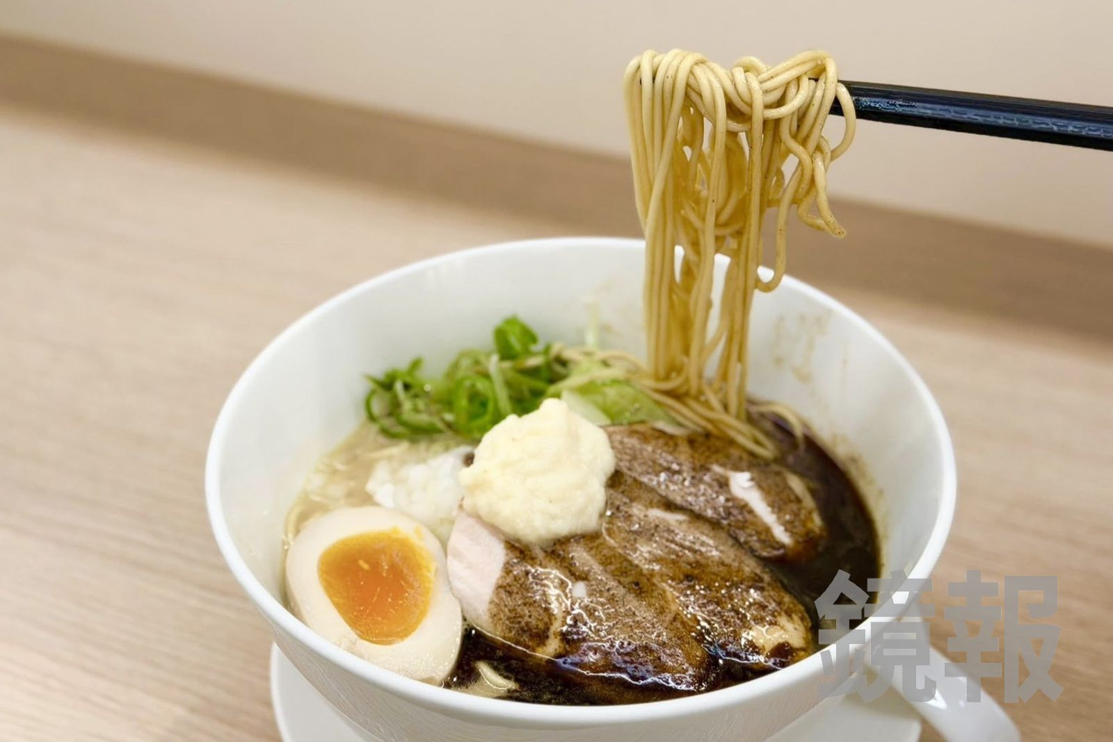 正男報食事/興南夜市CP破表「昭和鳳」雞白湯拉麵!黑蒜油+奶香白蒜泥香氣炸裂